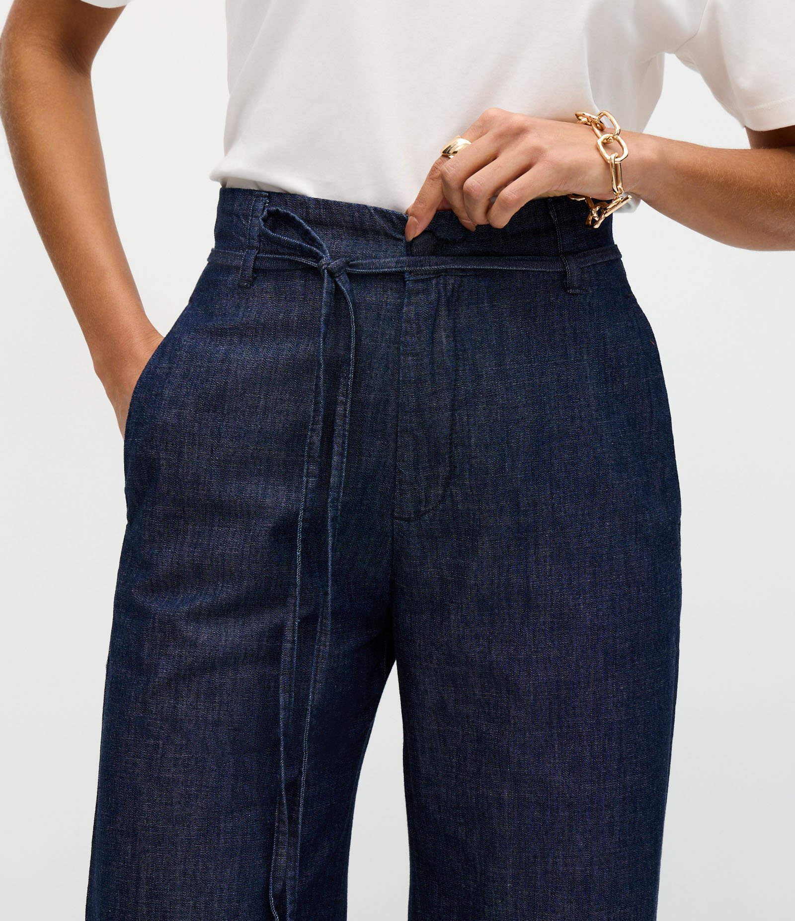 Calça Wide em Jeans com Cinto e Cintura Alta Azul Marinho 4