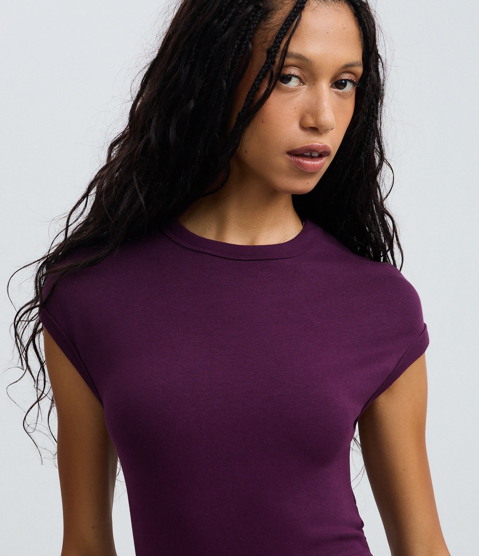 Vestido em Ribana com Ombro Caído e Fenda Roxo 3