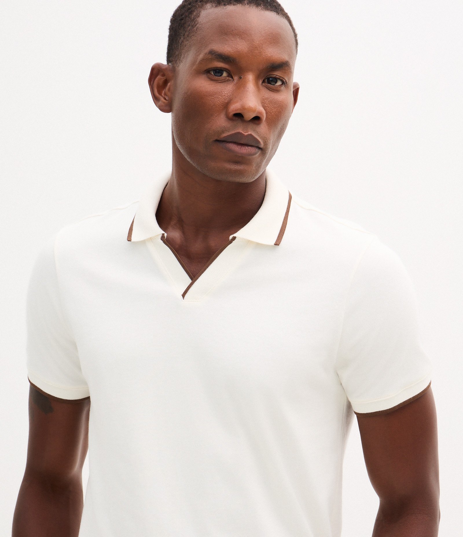 Camisa Polo Manga Curta com Detalhe Contrastante Branco 3