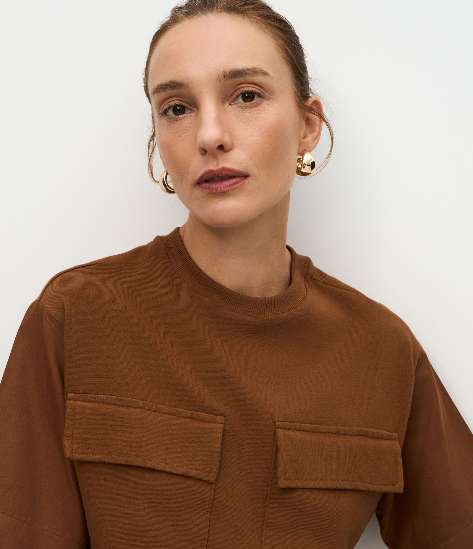 Blusa Boxy em Algodão com Bolsos Cargo Alfaiatados Marrom 3