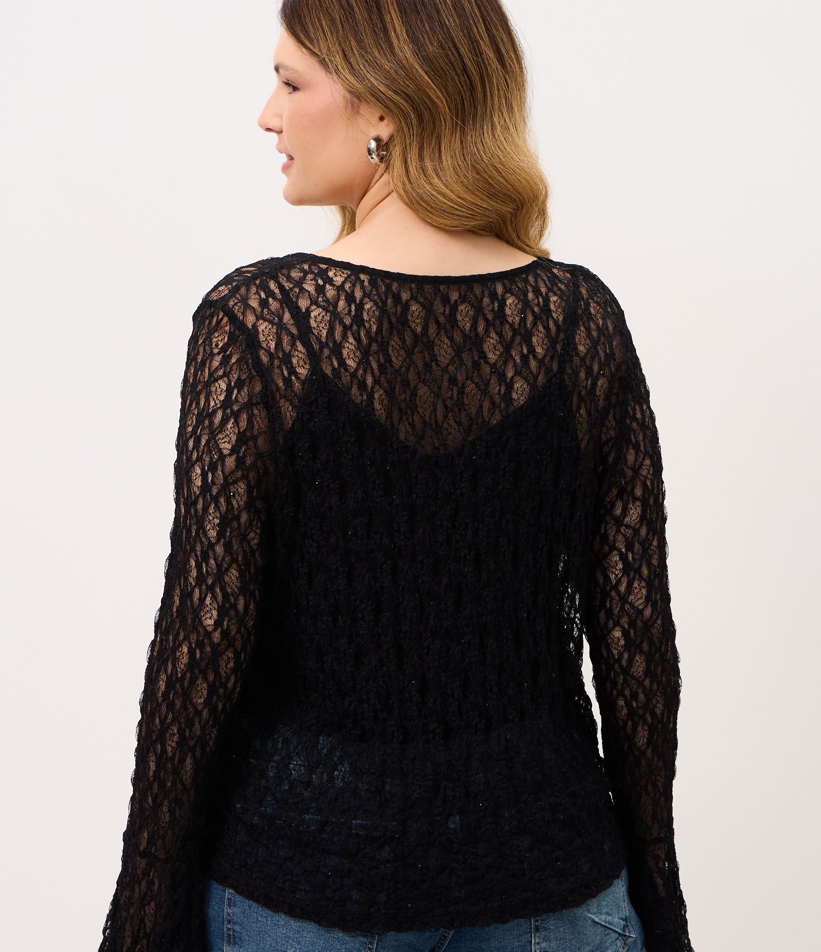 Blusa em Renda com Manga Godê Curve & Plus Size Preto 4