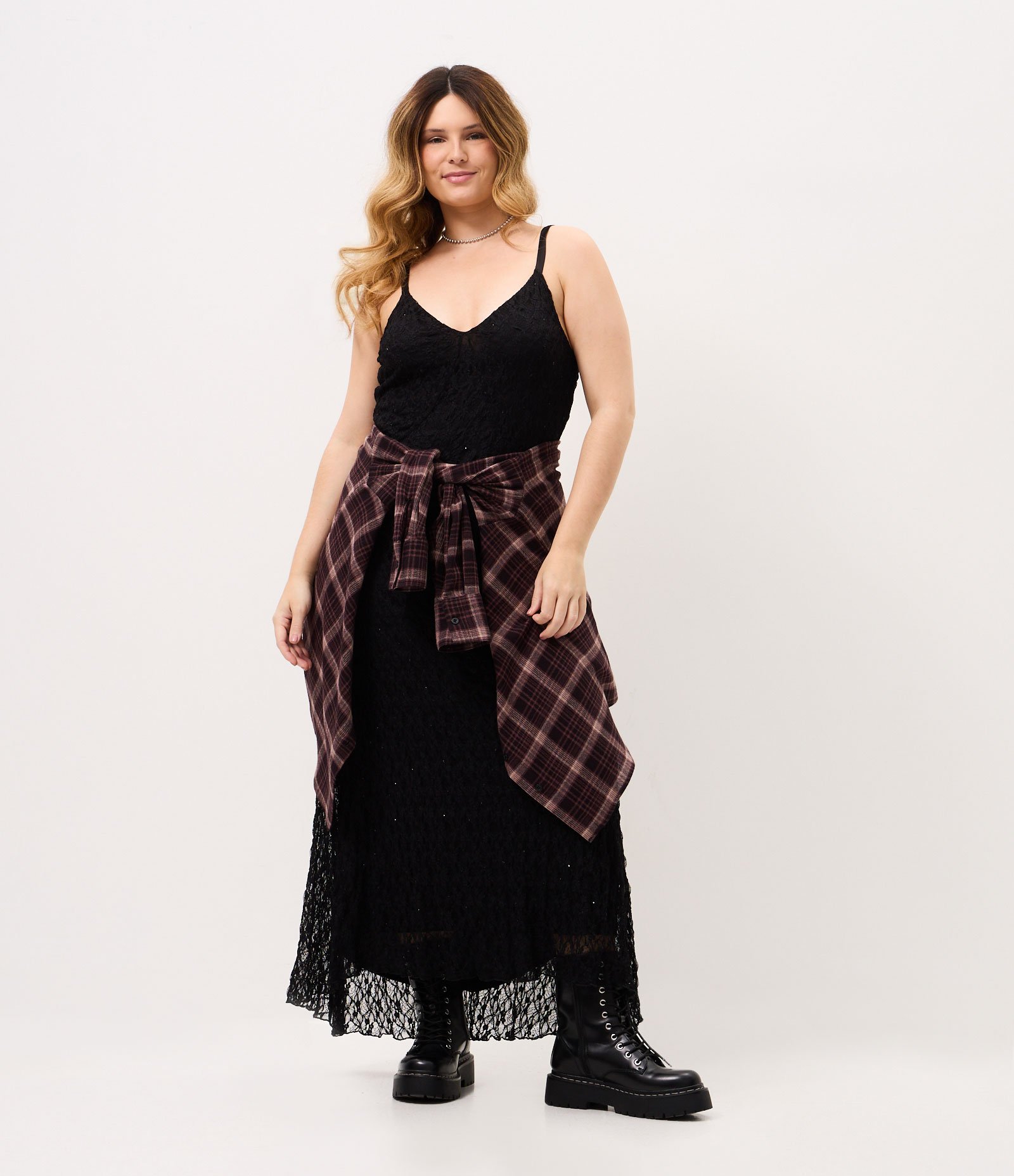 Vestido New Midi em Renda com Brilho Curve & Plus Size Preto 1