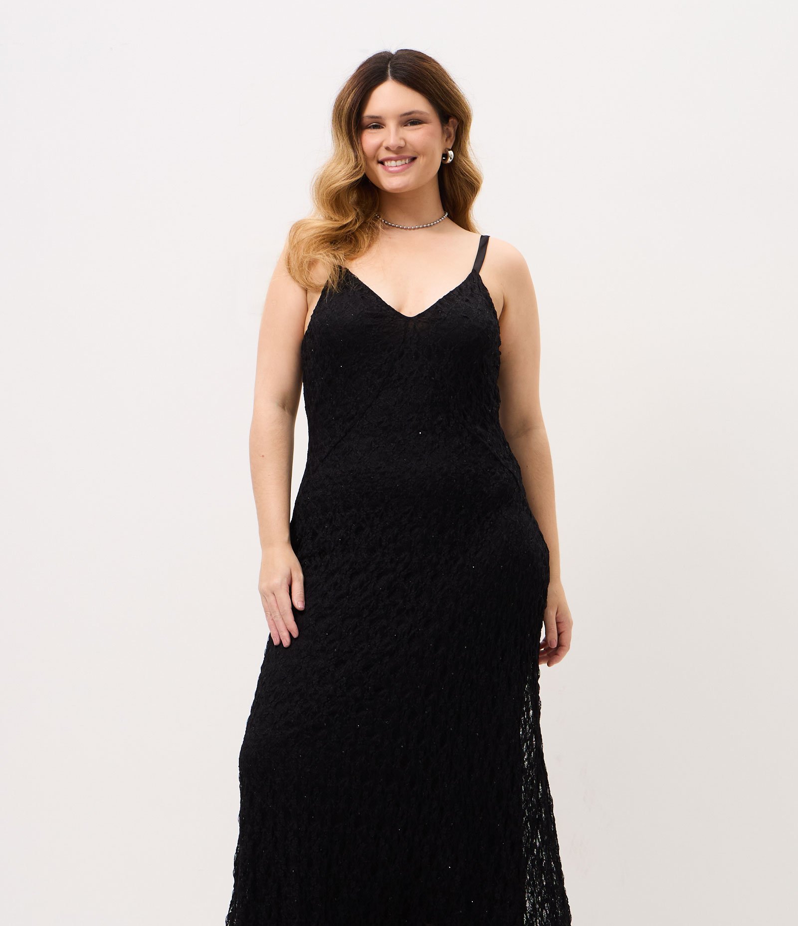 Vestido New Midi em Renda com Brilho Curve & Plus Size Preto 2