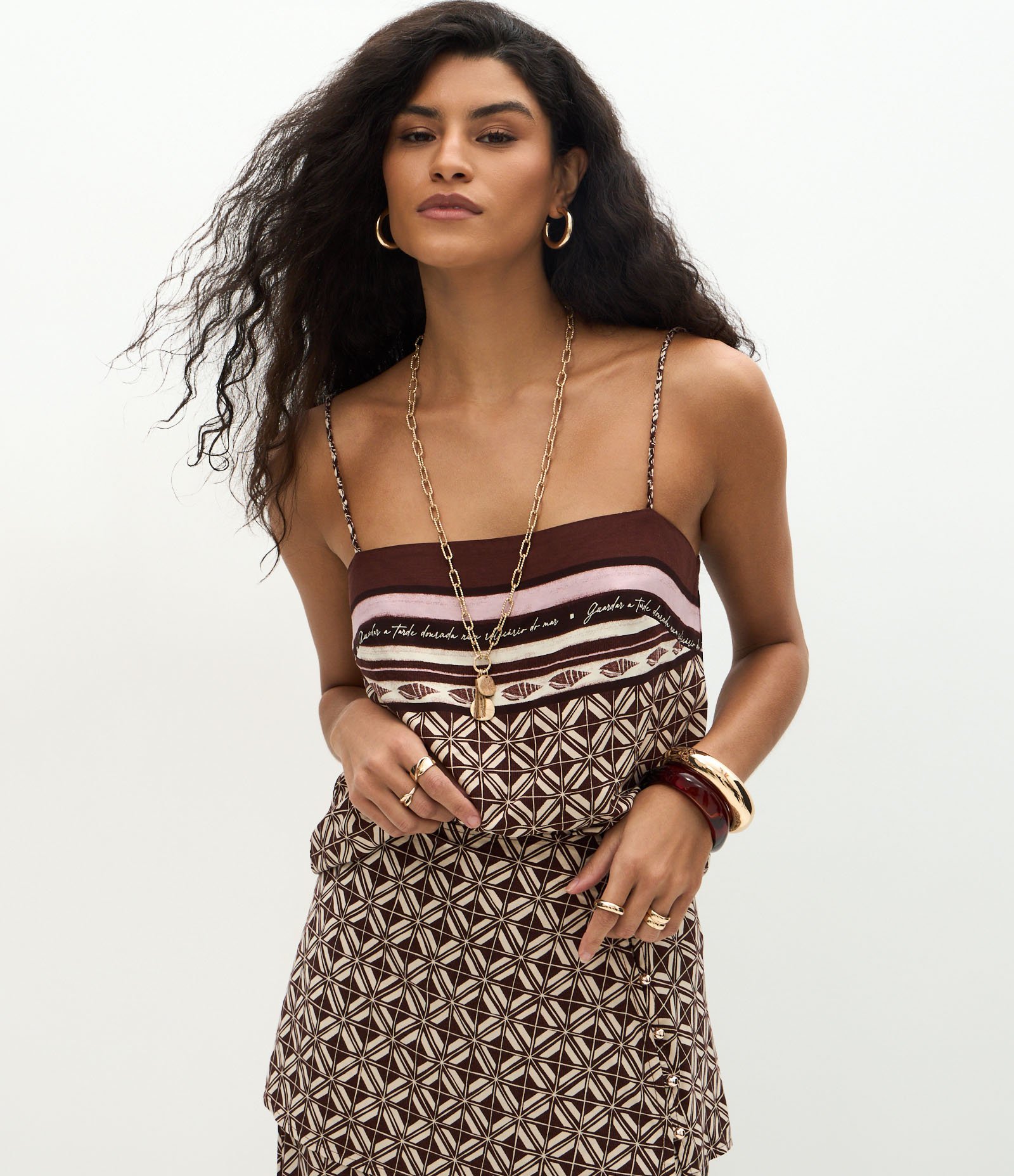 Blusa em Viscose com Estampa Geométrica Marrom 1