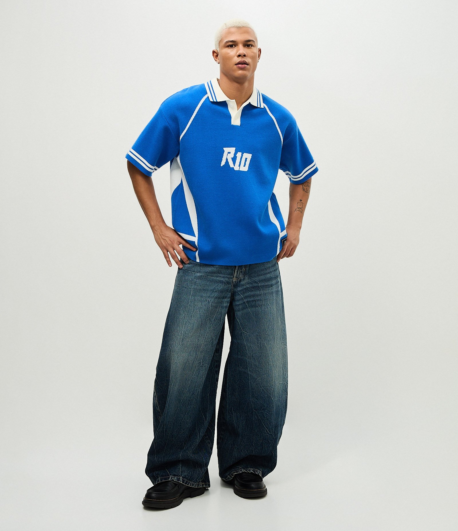 Camiseta Boxy em Tricô com Recortes e Estampa R10 Azul 2