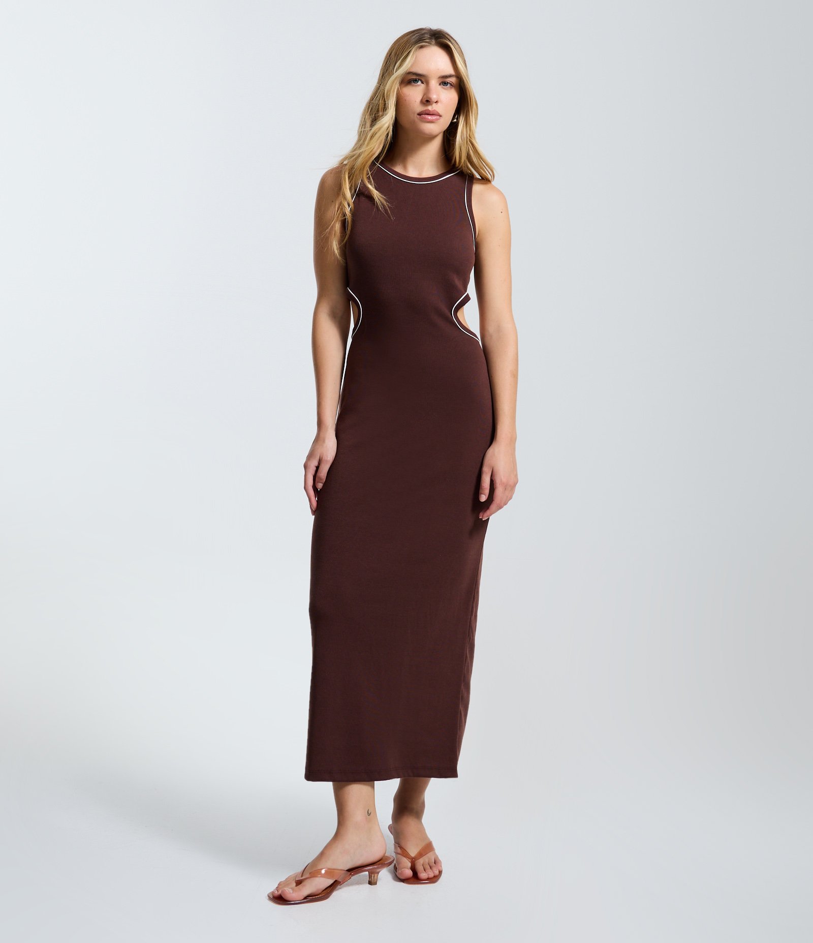 Vestido New Midi em Ribana com Cut Out na Cintura e Viés Contrastante Marrom 1