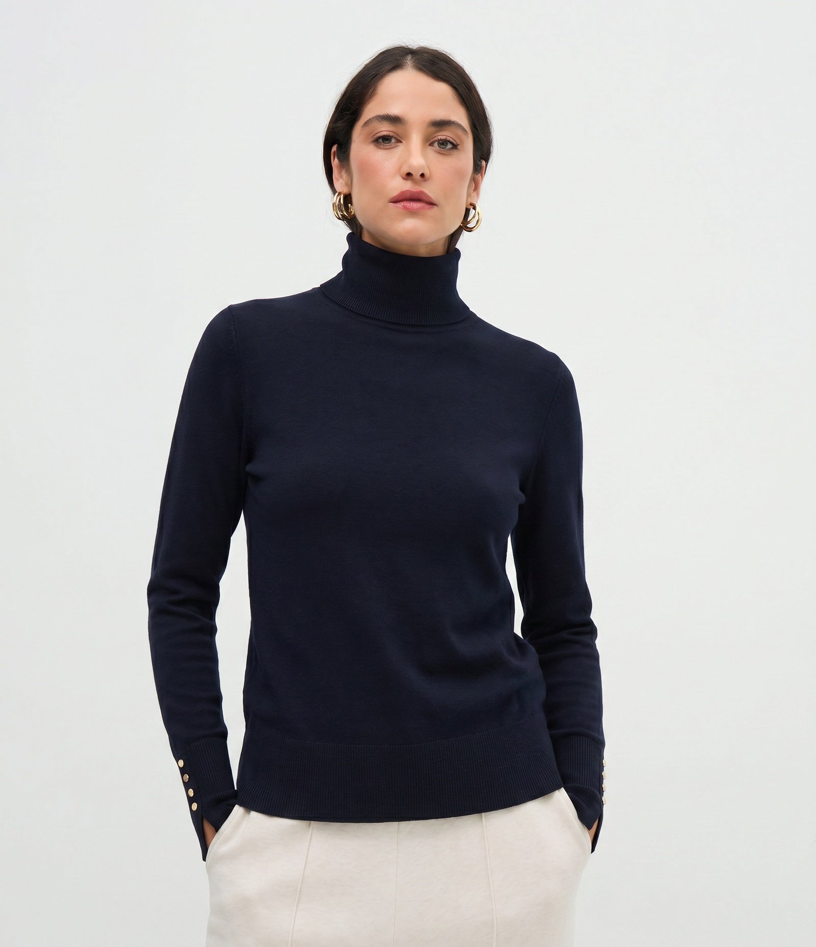 Blusa em Tricô com Gola Alta e Botões nas Mangas Preto 1