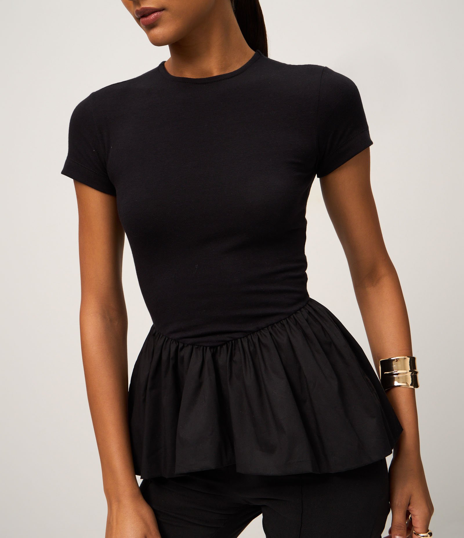 Blusa em Algodão com Manga Curta e Peplum Preto 4