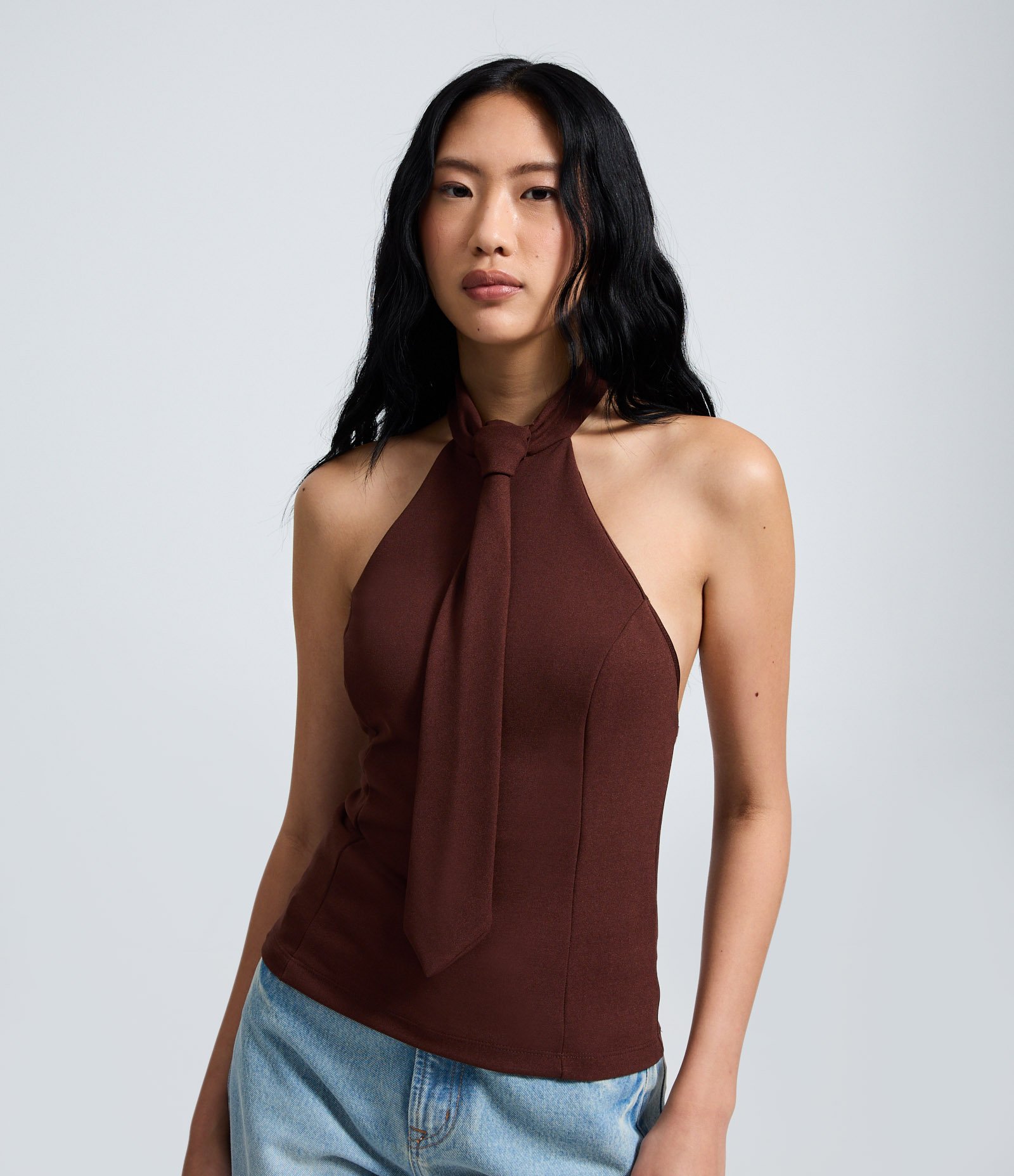 Blusa Halter com Gravata na Gola Marrom 1