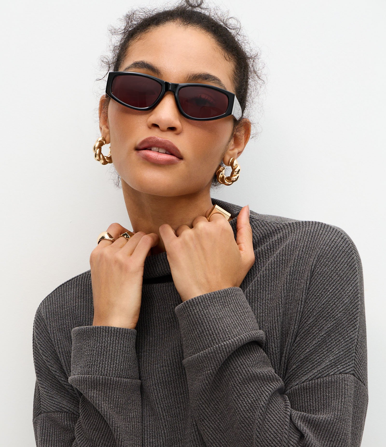 Blusa em Anarruga com Manga Longa Cinza 4