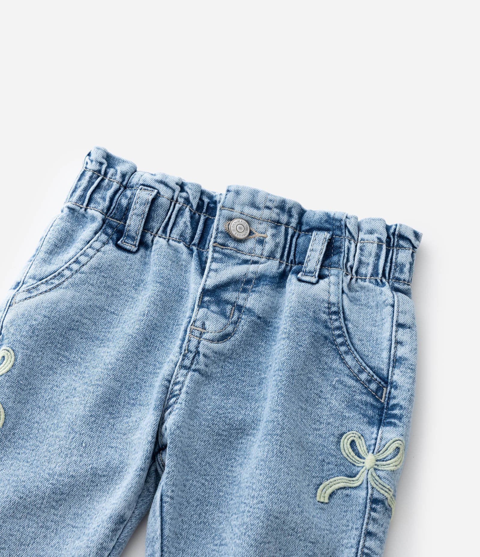 Calça Infantil em Jeans com Laços Laterais – Tam 0 a 18 Meses Azul Claro 5