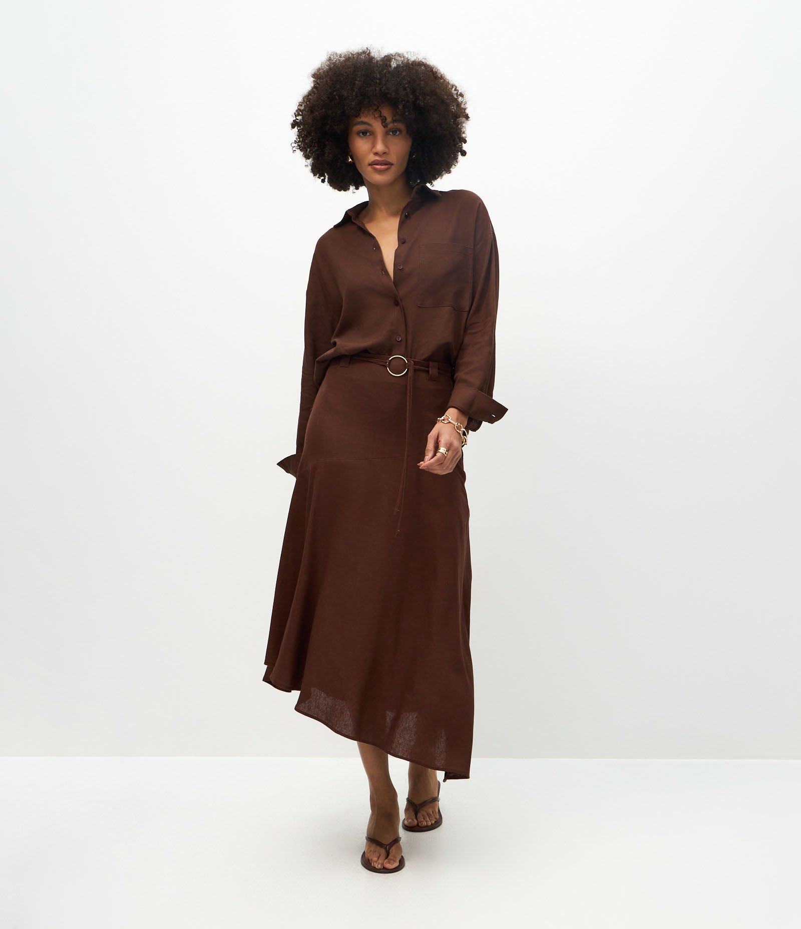 Camisa em Viscolinho com Fechamento por Botões Marrom 2