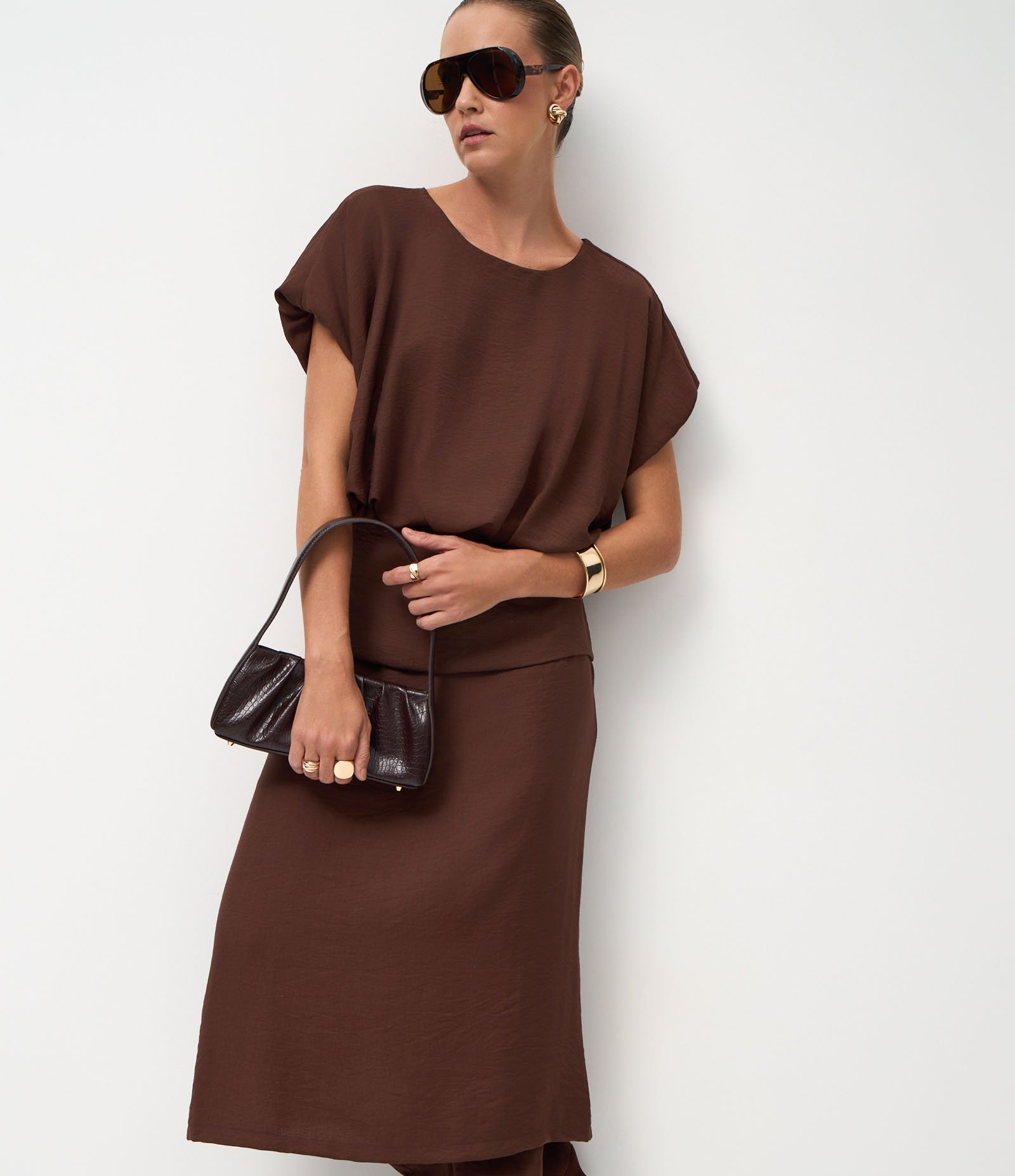 Saia Midi em Viscose Com Pala Sobreposta Marrom 2