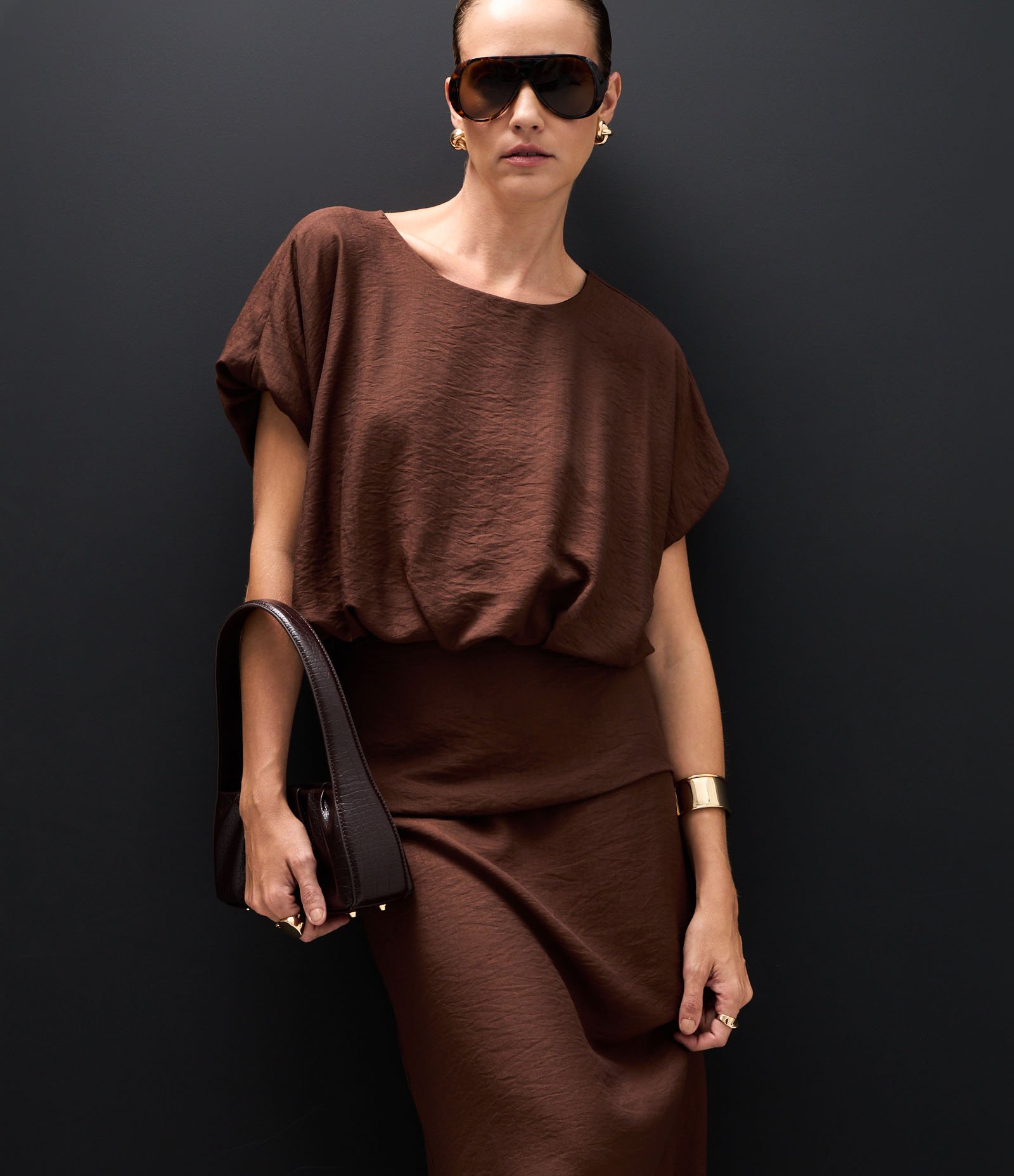 Saia Midi em Viscose Com Pala Sobreposta Marrom 5