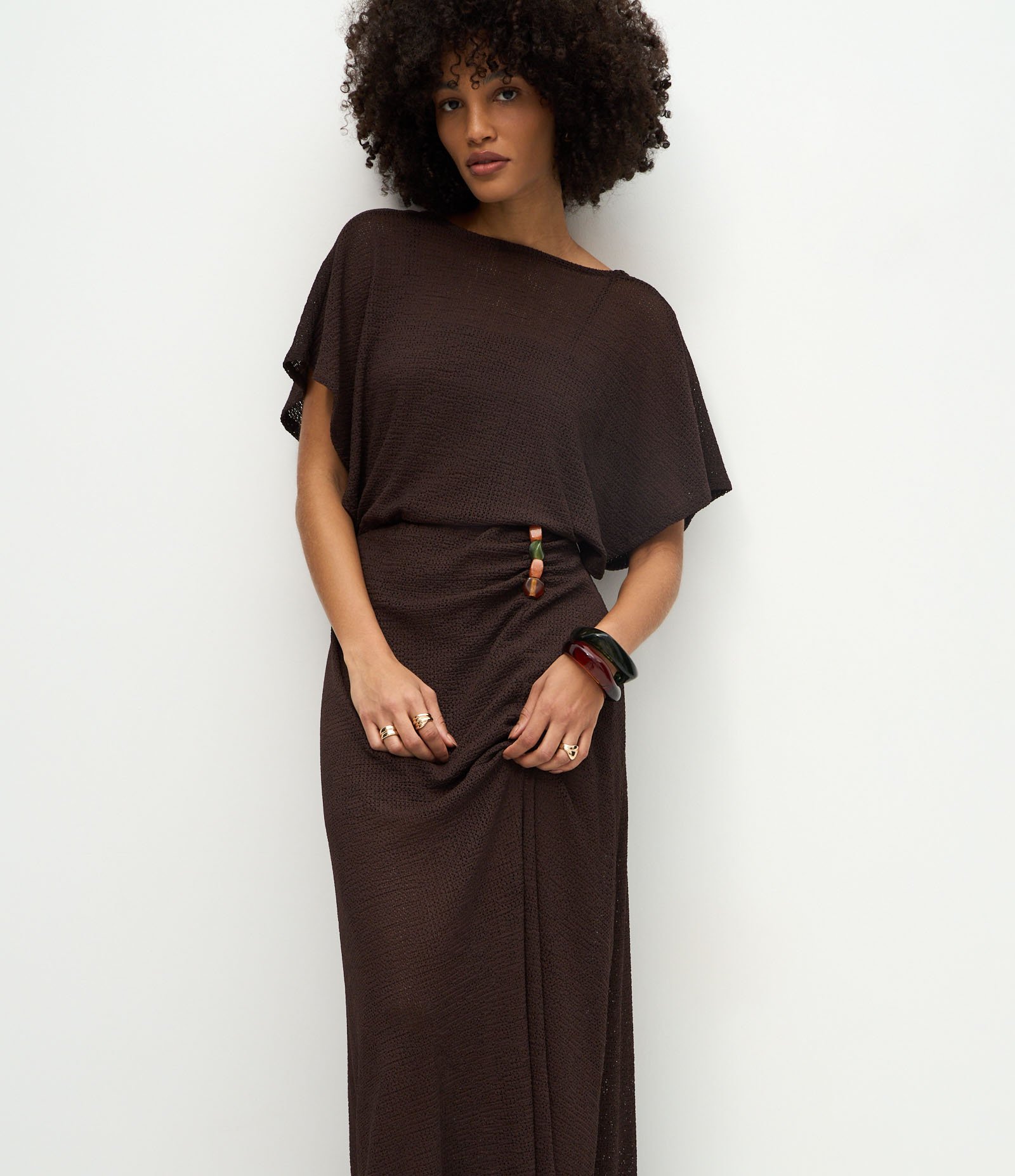 Vestido Longo em Tricô com Decote V nas Costas Marrom 2