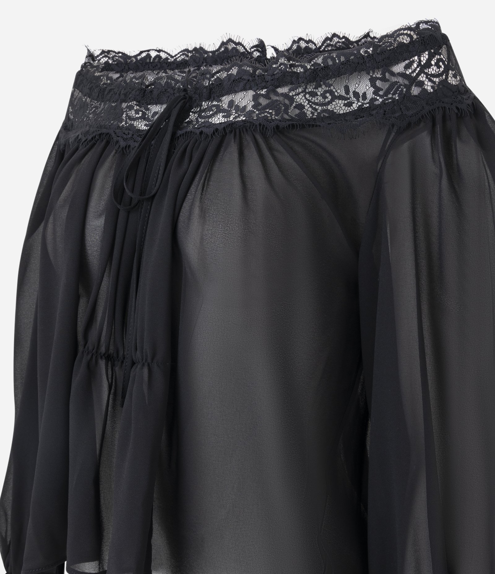 Blusa em Chiffon com Transparência e Renda Aplicada Preto 6