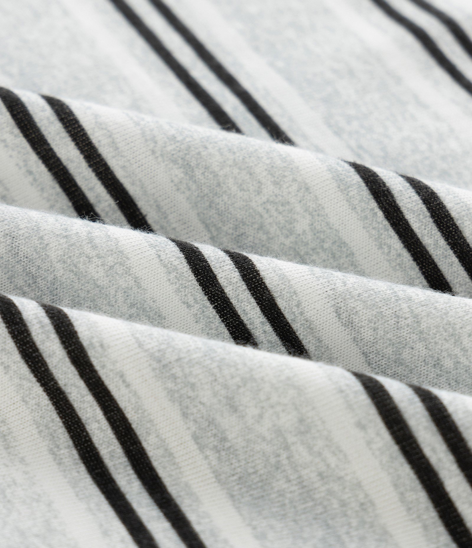 Pijama Curto Blusa Listrada e Short Cinza 7