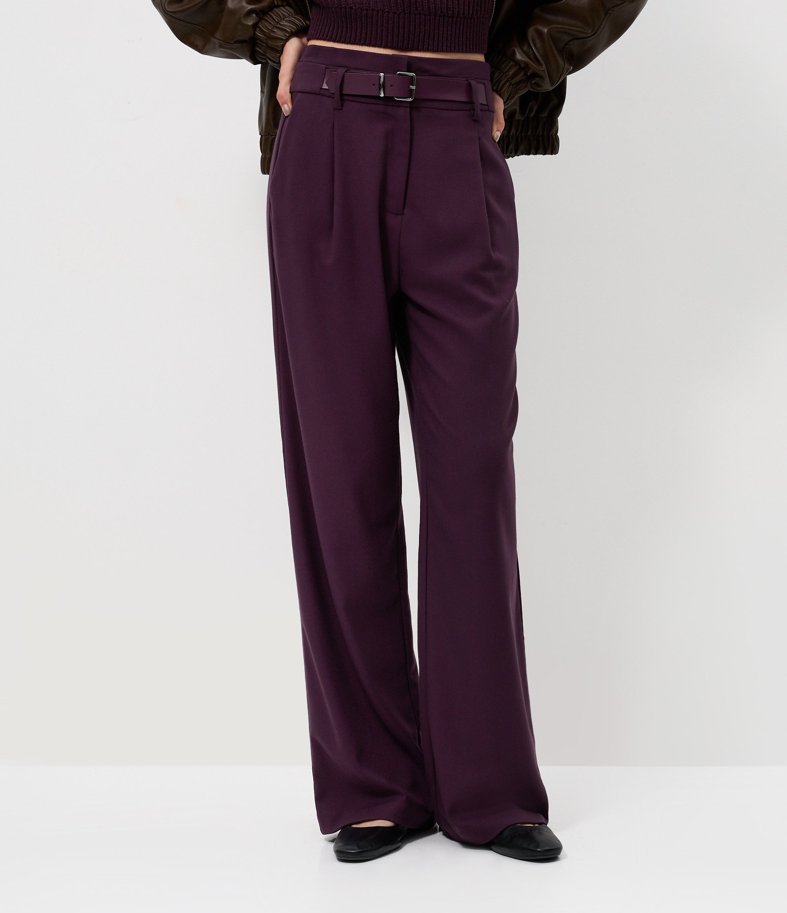 Calça Reta em Alfaiataria com Meio Cinto Roxo 2