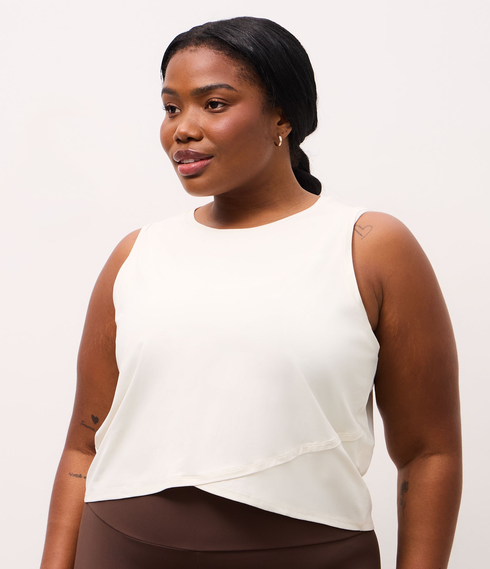 Regata Cropped Esportiva em Microfibra com Barra Transpassada Branco 1