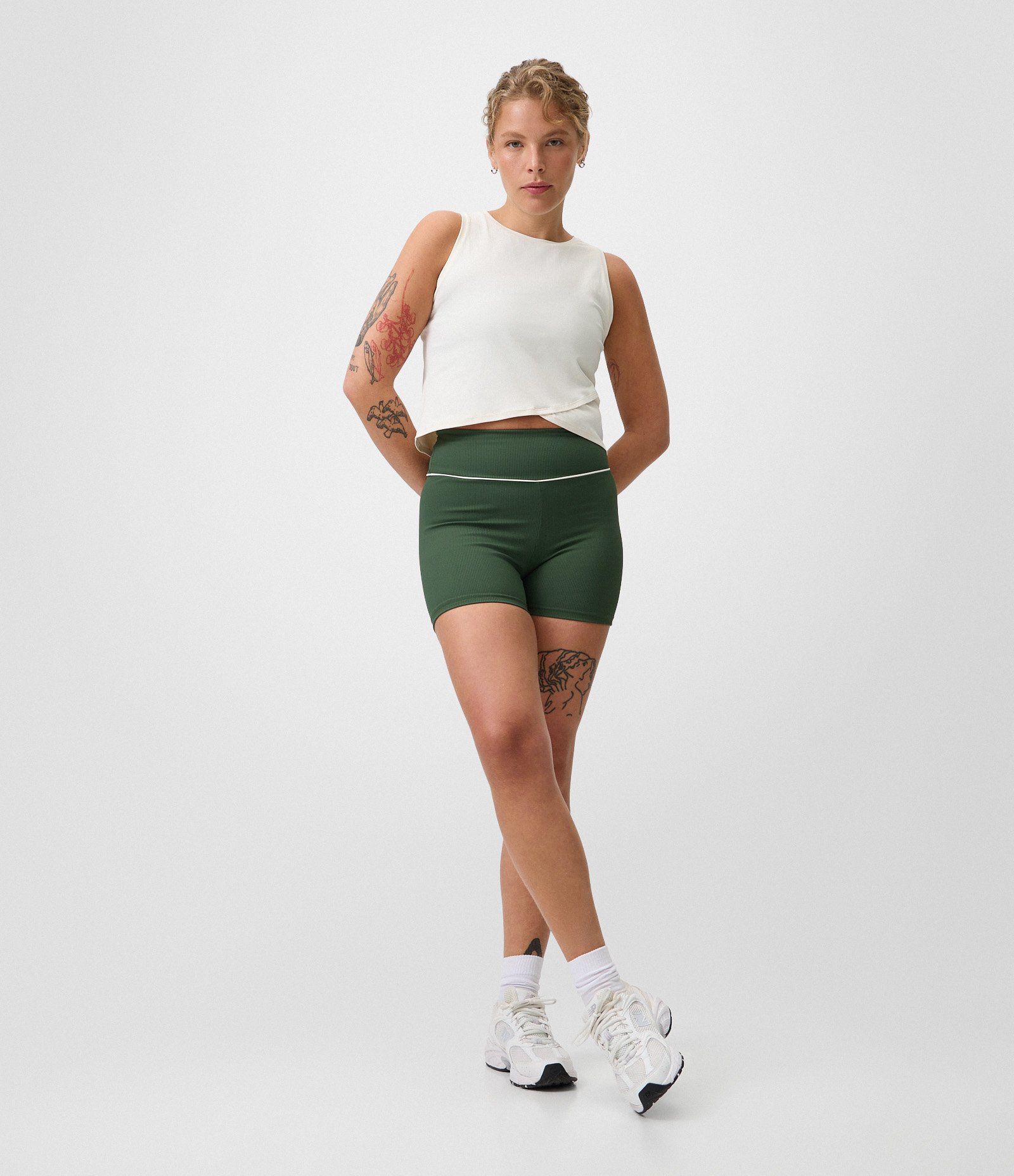 Regata Cropped Esportiva em Microfibra com Barra Transpassada Branco 5