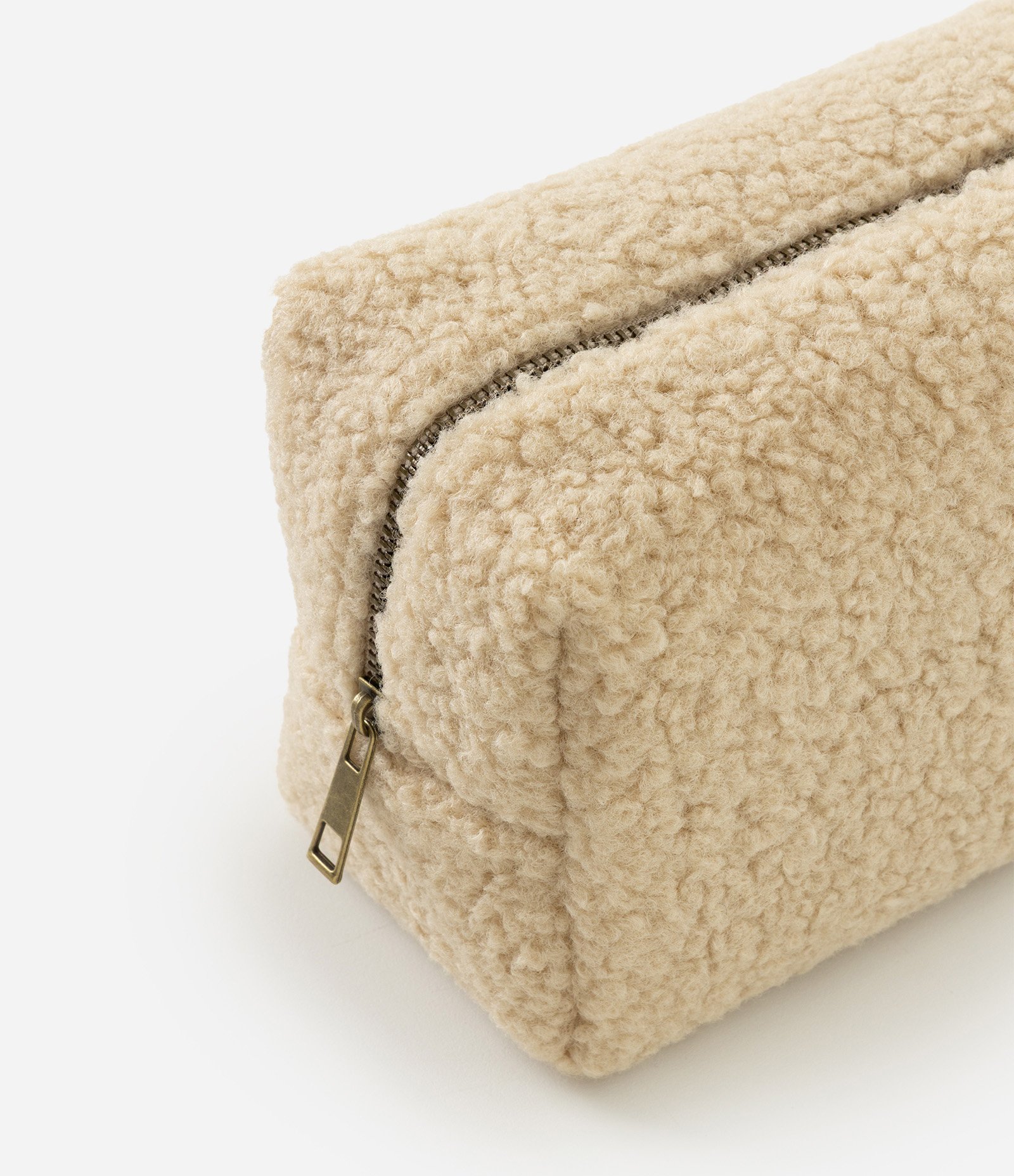 Necessaire Retangular Média com Textura de Pelos Bege 4