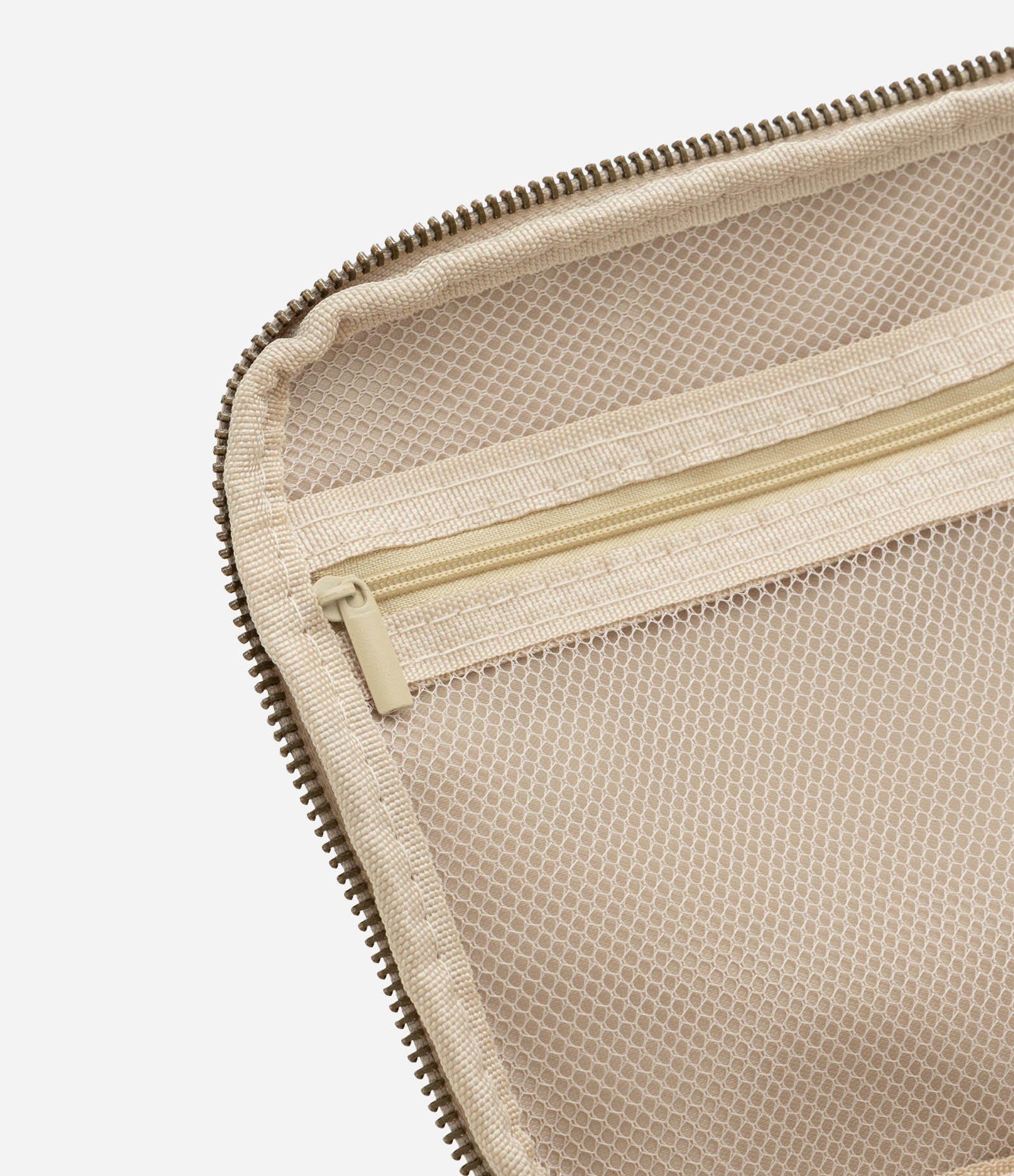Necessaire Retangular Grande com Textura de Pelos Bege 5