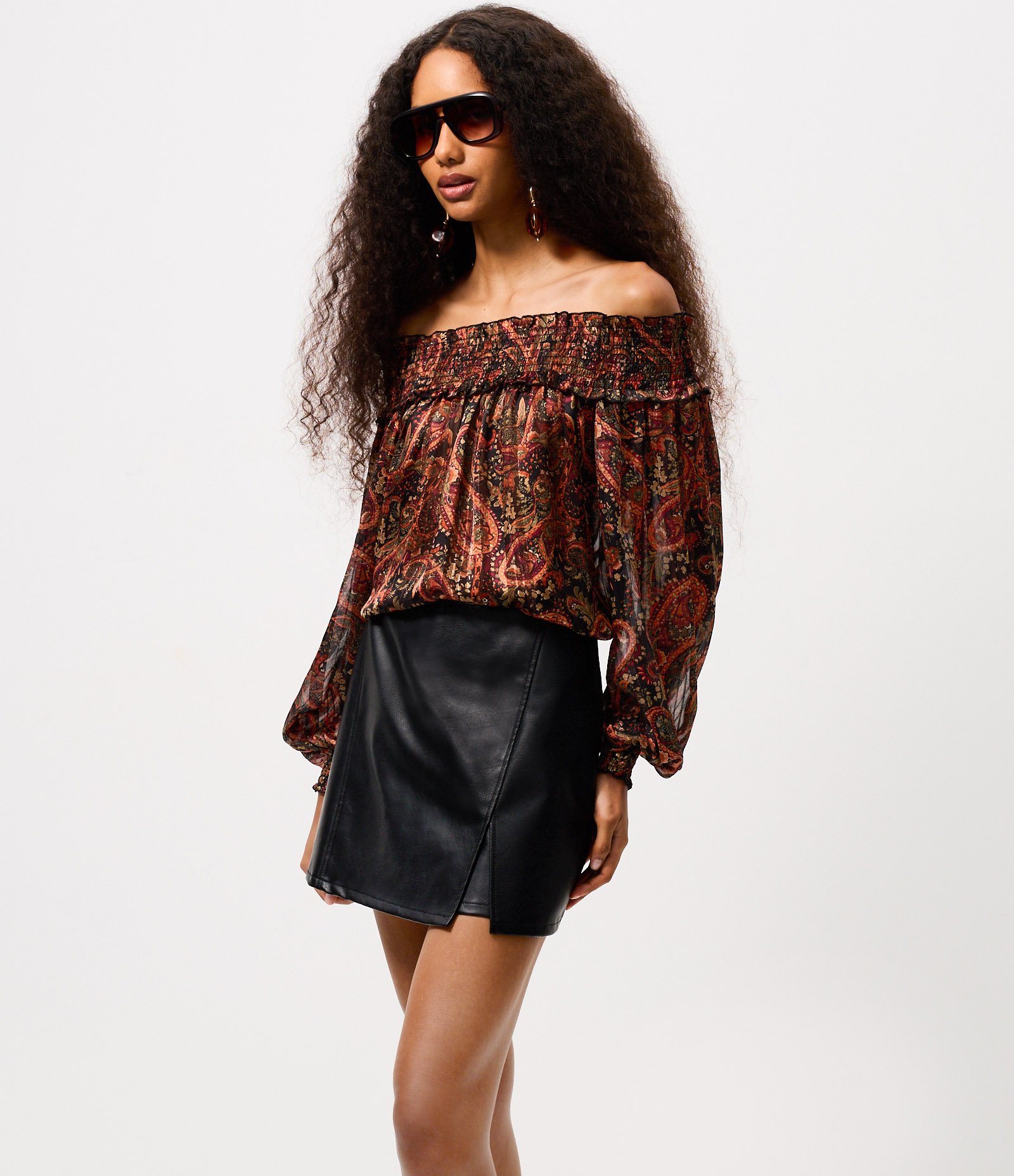 Short Saia em PU com Fenda Lateral Preto 2