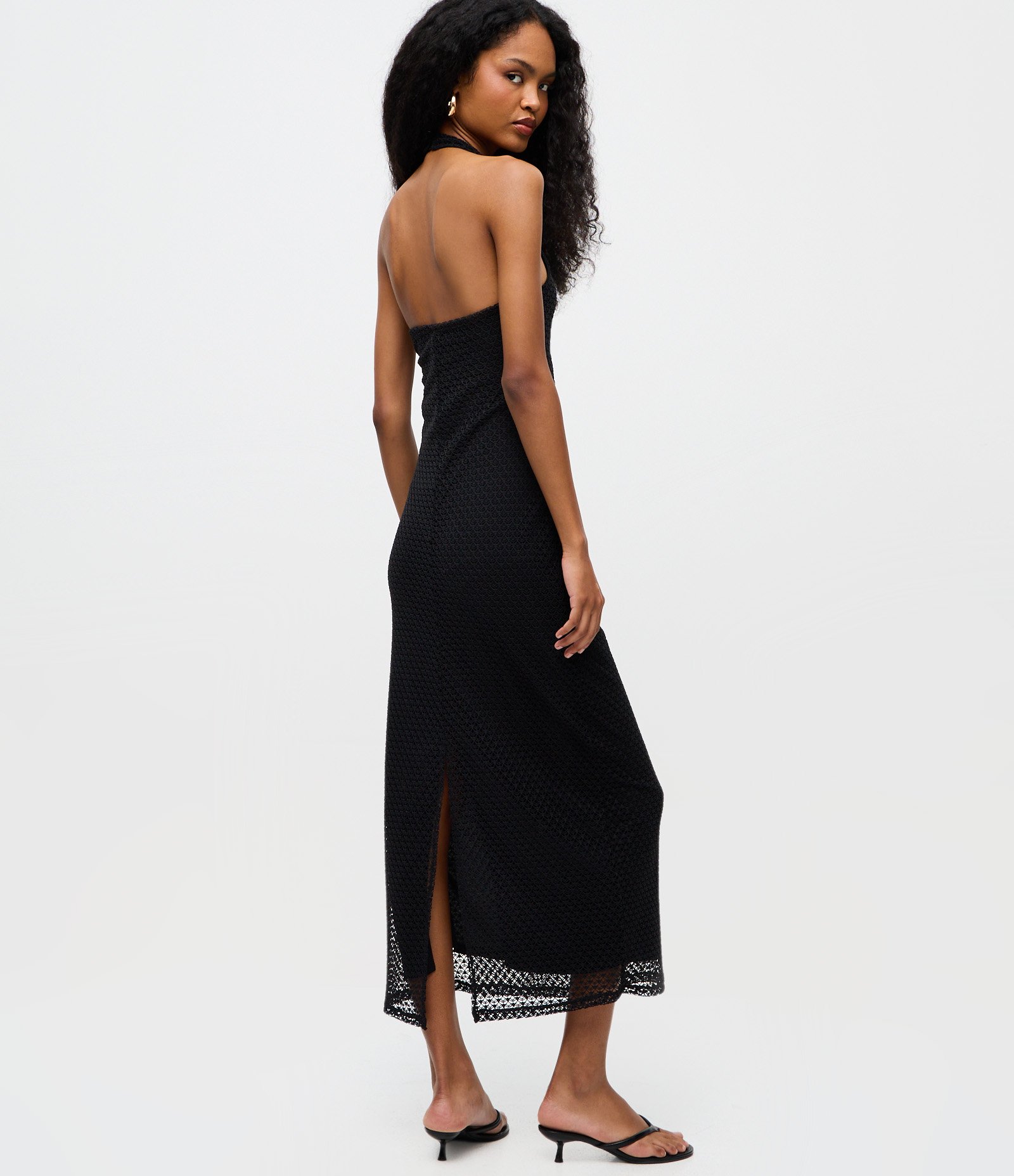 Vestido Midi Frente Única em Renda Preto 4