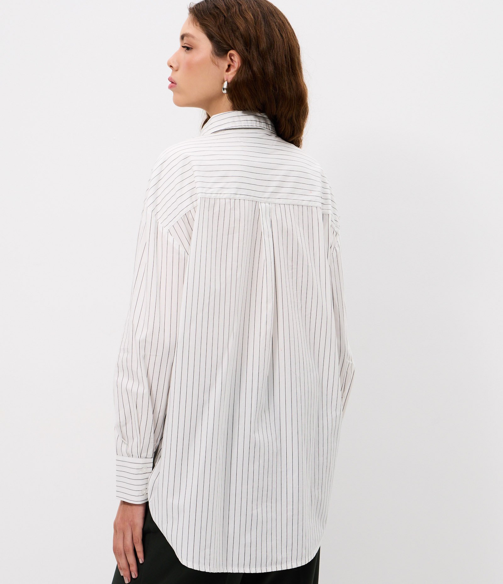 Camisa Alongada em Tricoline Listrada com Bolso Frontal Branco 5