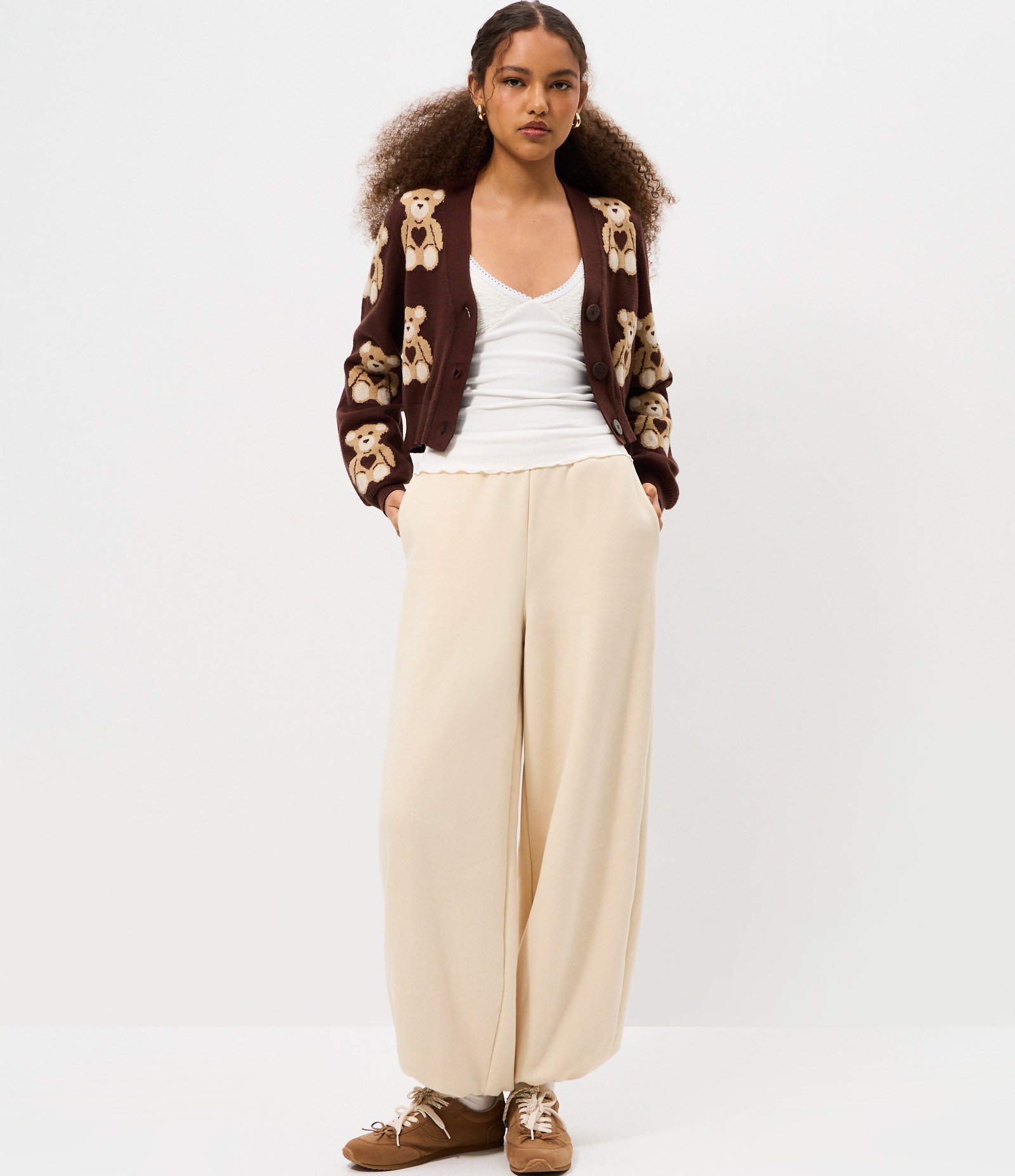 Cardigan Curto em Jacquard com Botões e Ursinhos em Repetição Marrom 2