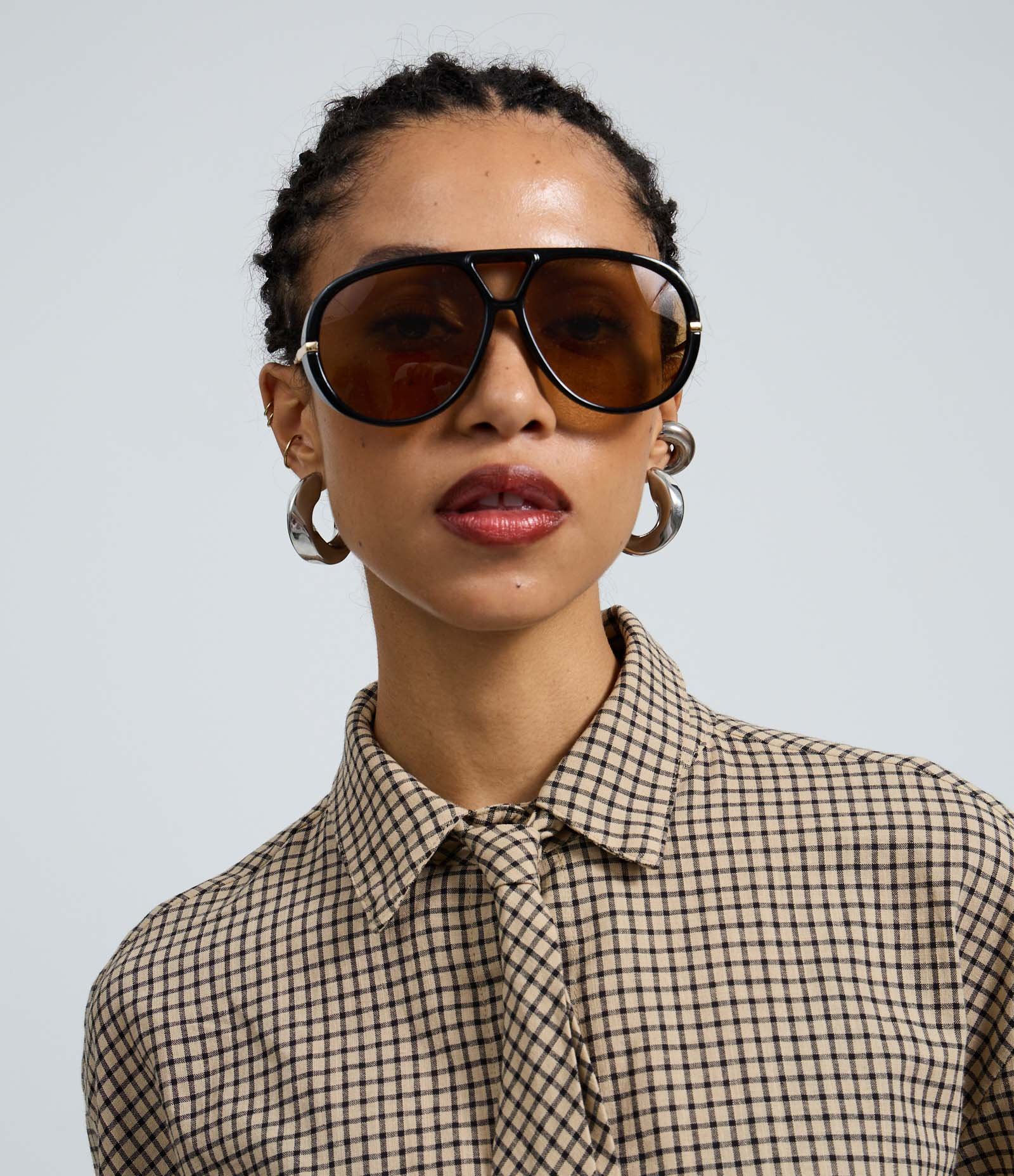 Camisa Xadrez Alongada Oversized com Gravata Bege 4