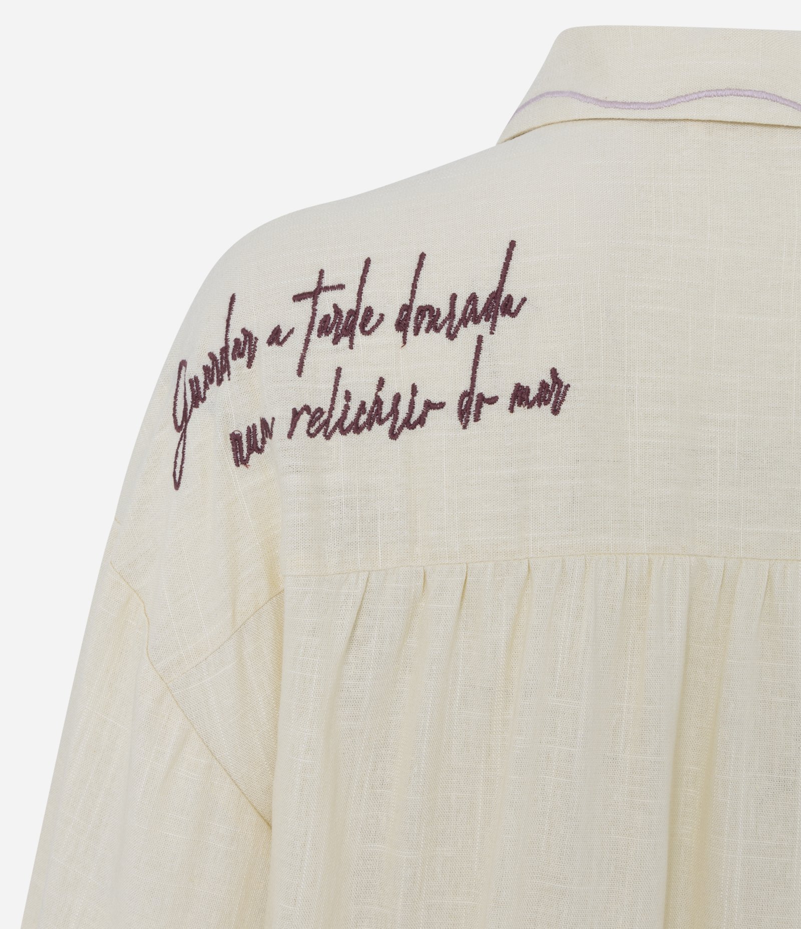 Camisa Oversized em Viscolinho com Bordado Bege 9
