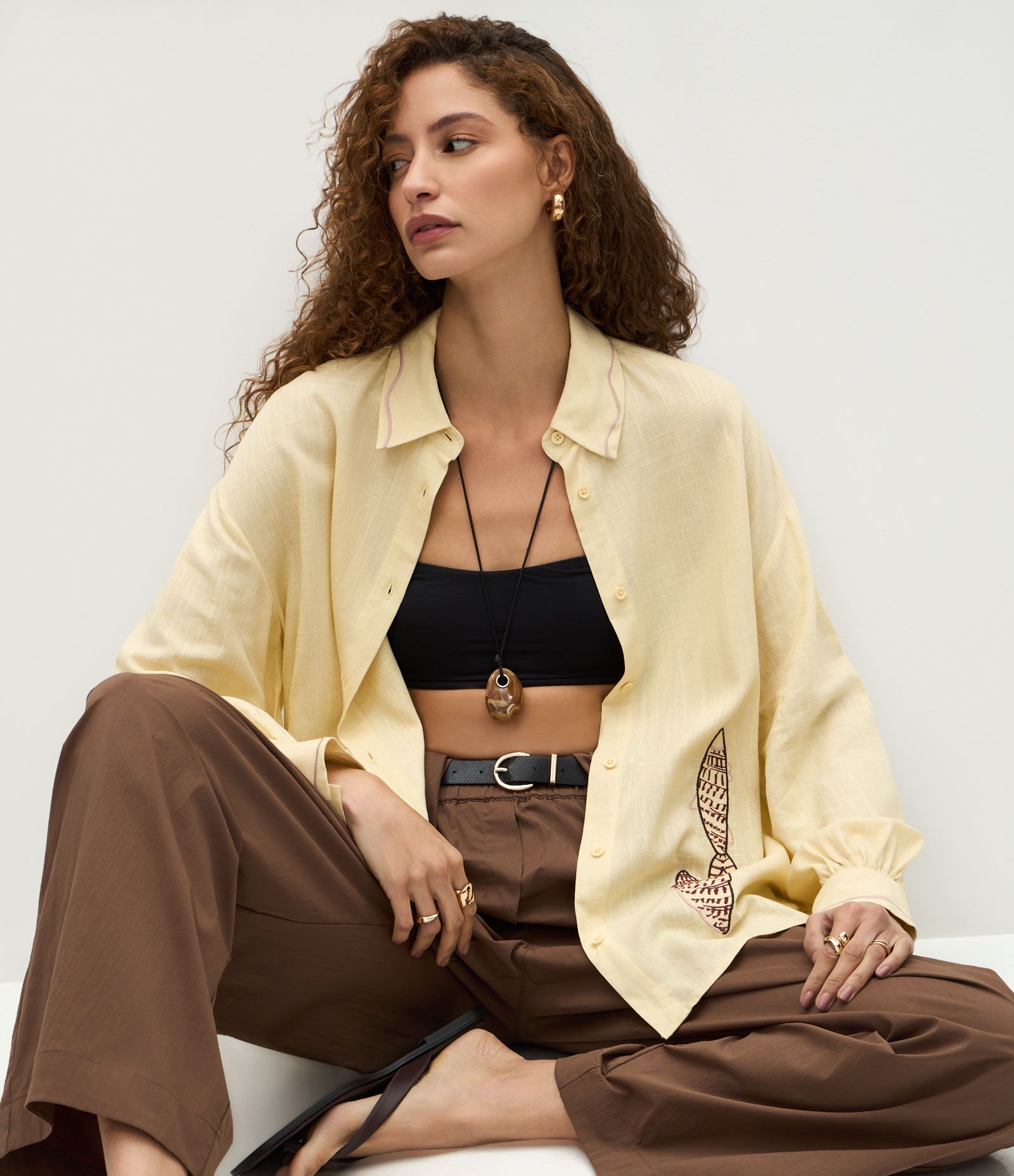 Camisa Oversized em Viscolinho com Bordado Bege 5