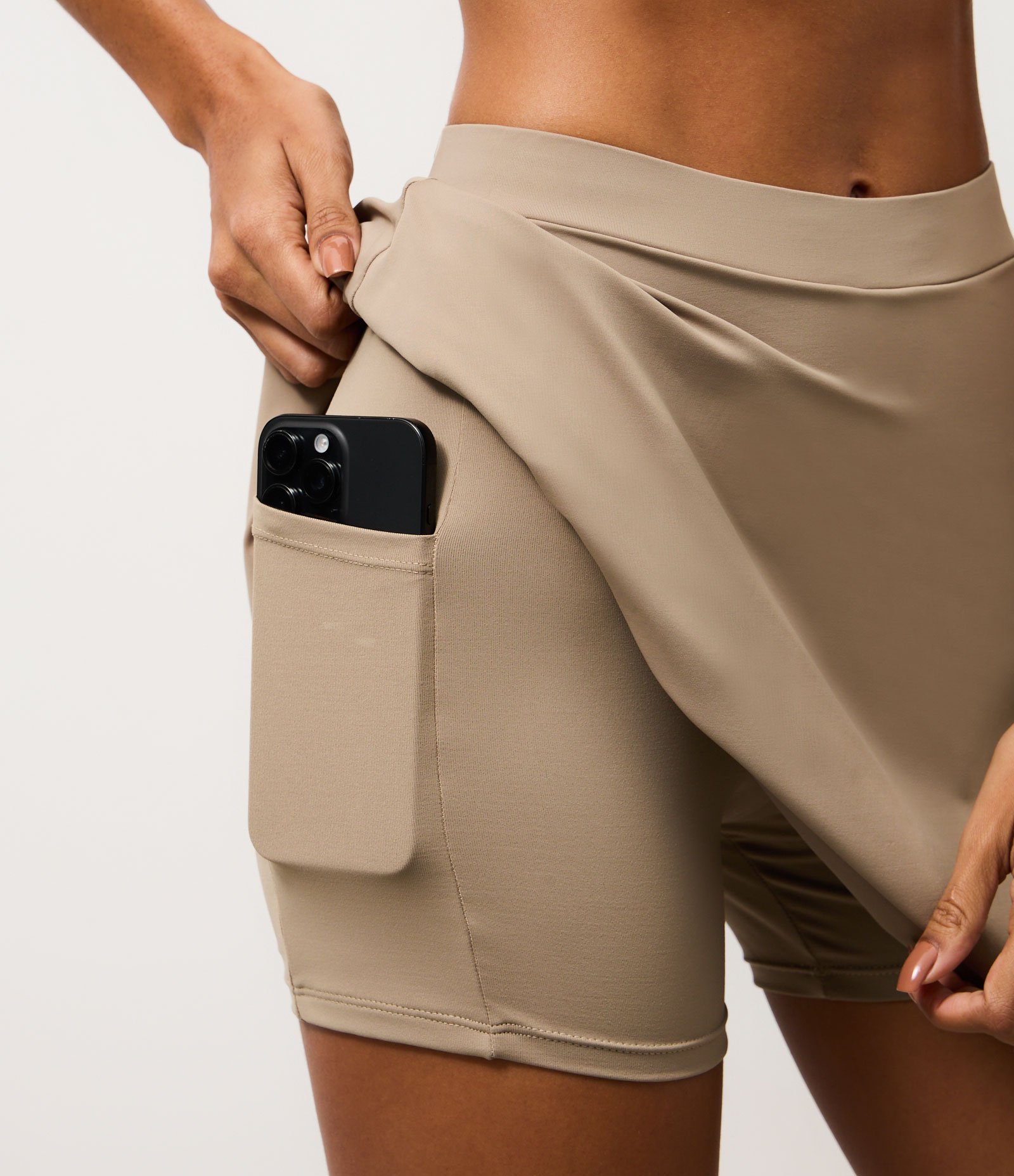 Short Saia Esportivo com Bolso Funcional Marrom 3