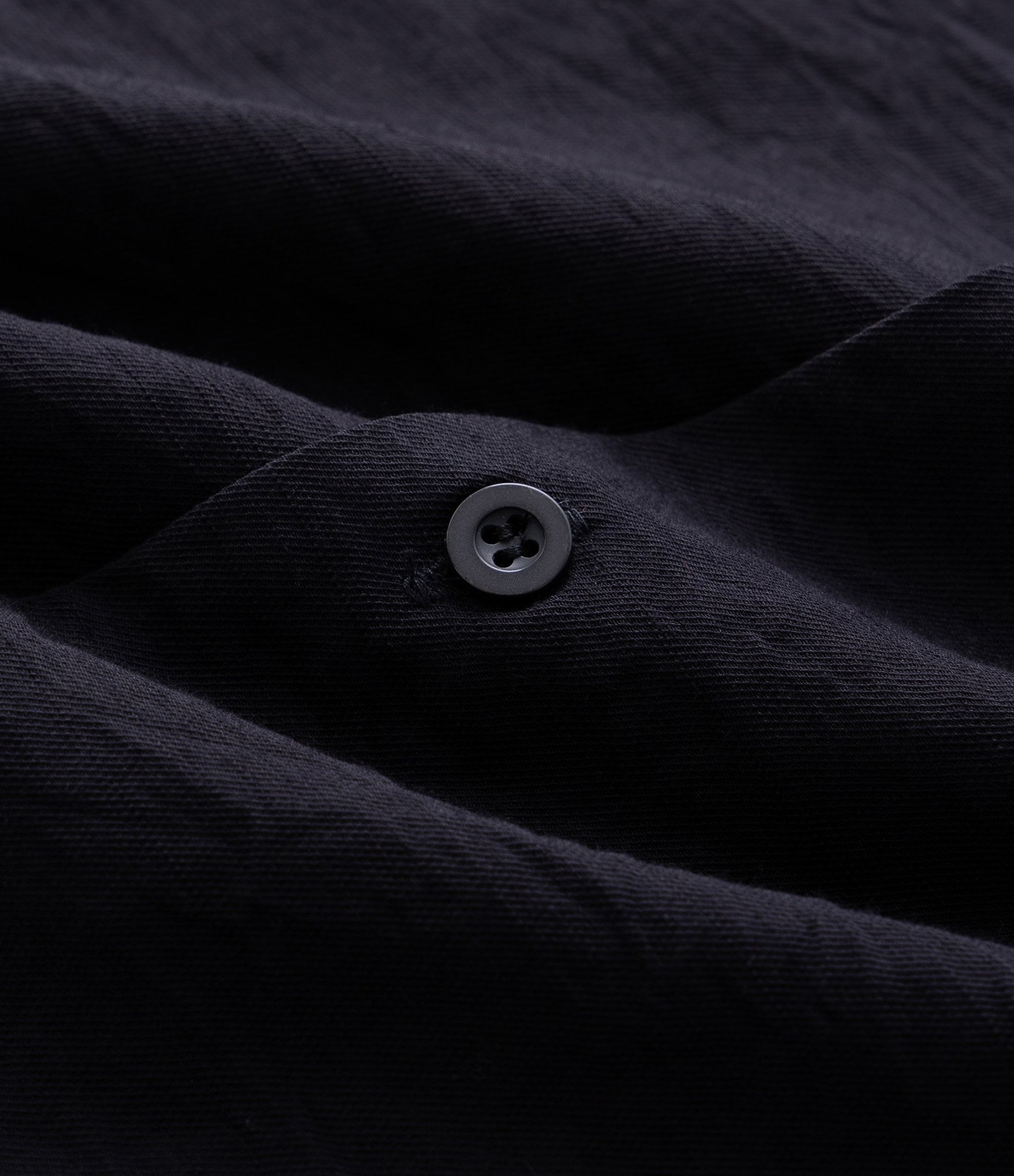 Camisa Boxy em Viscose Texturizado e Gola Bowling Preto 3