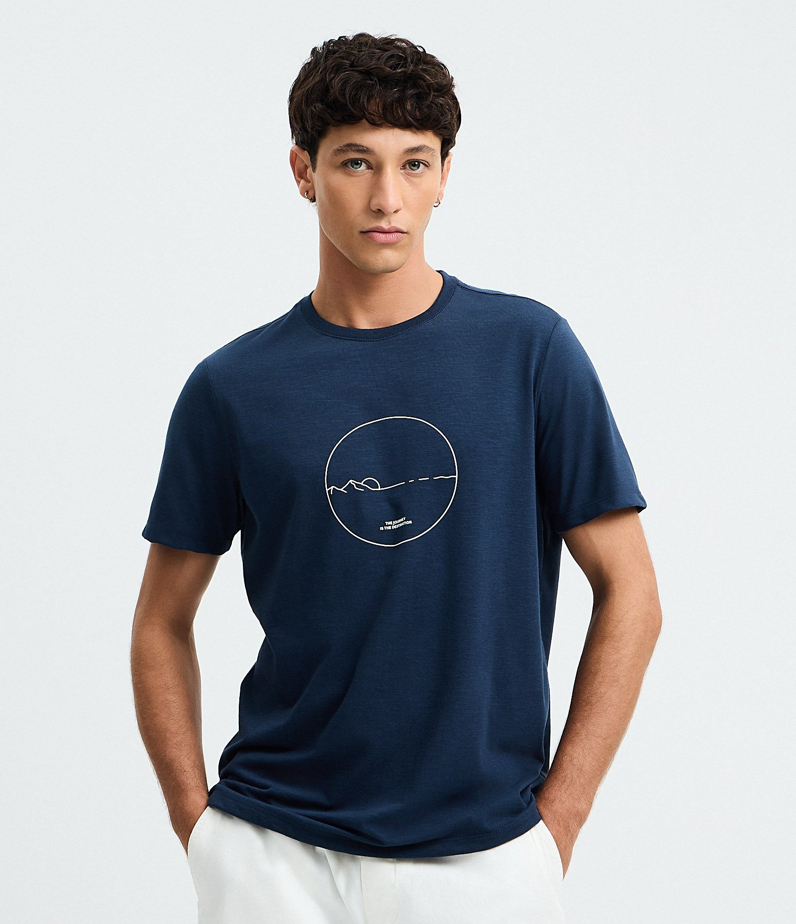 Camiseta Regular em Algodão com Estampa de Montanha Azul 1