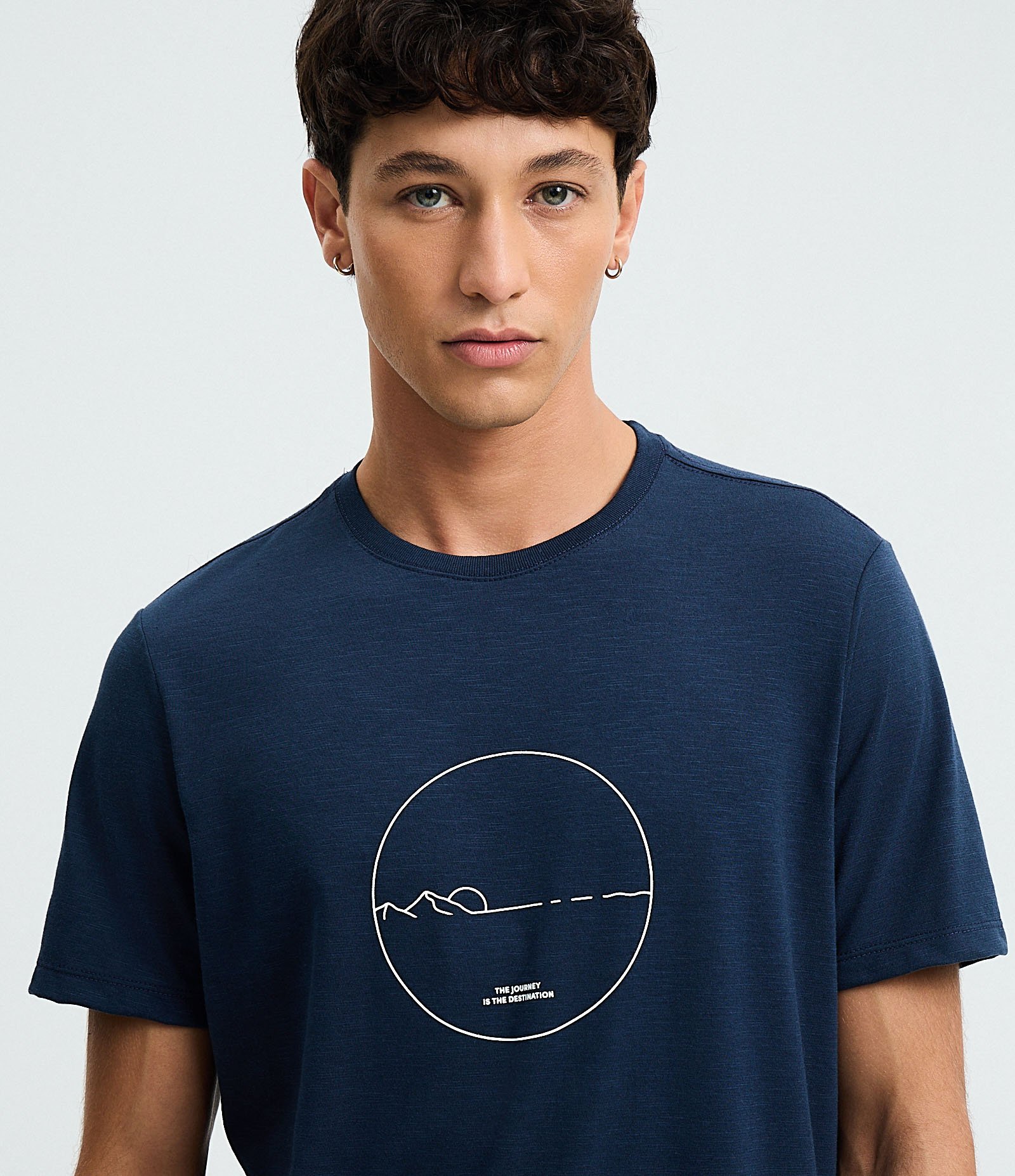 Camiseta Regular em Algodão com Estampa de Montanha Azul 3