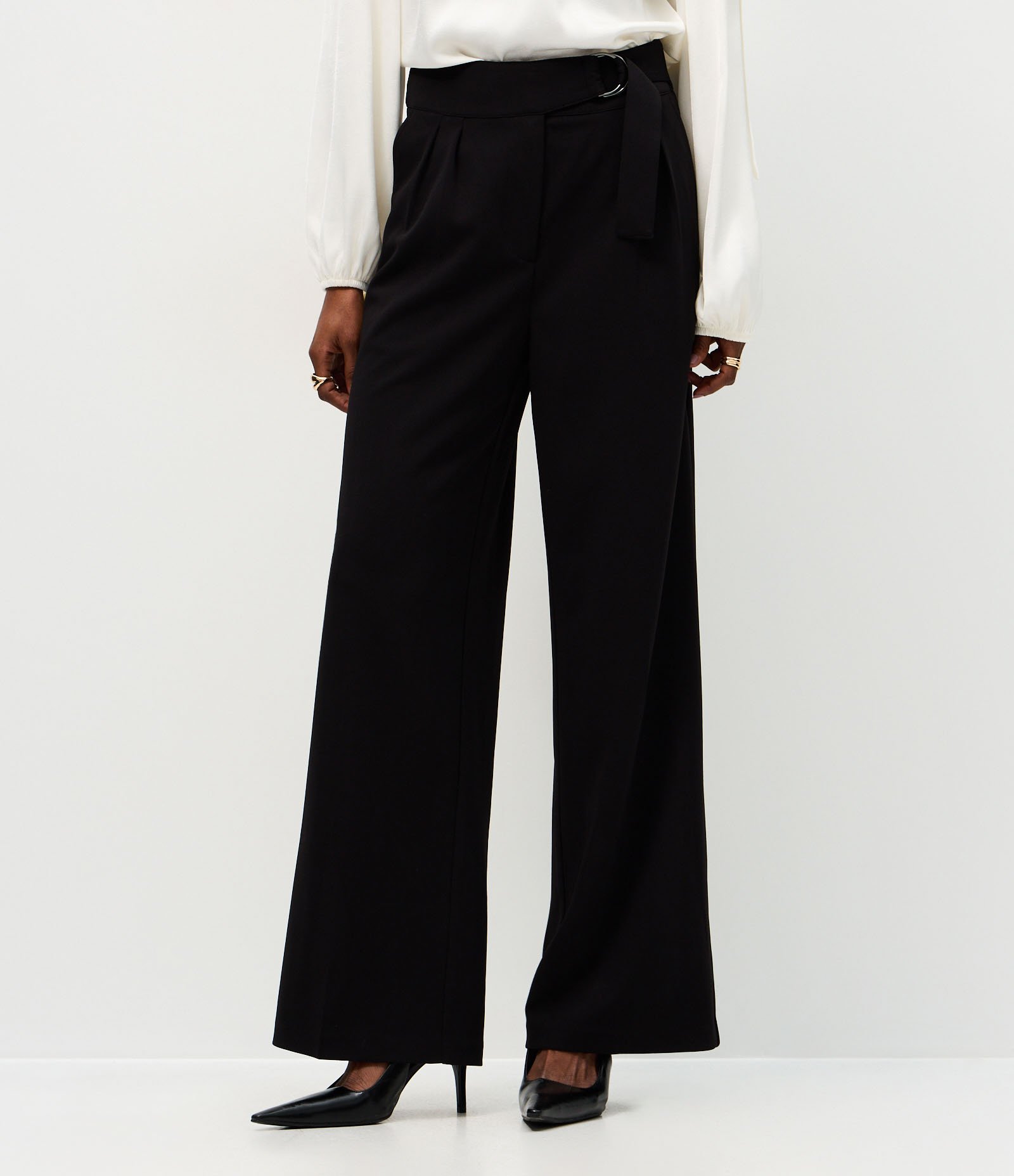 Calça Wide Leg em Crepe Cós com Fivela Preto 3