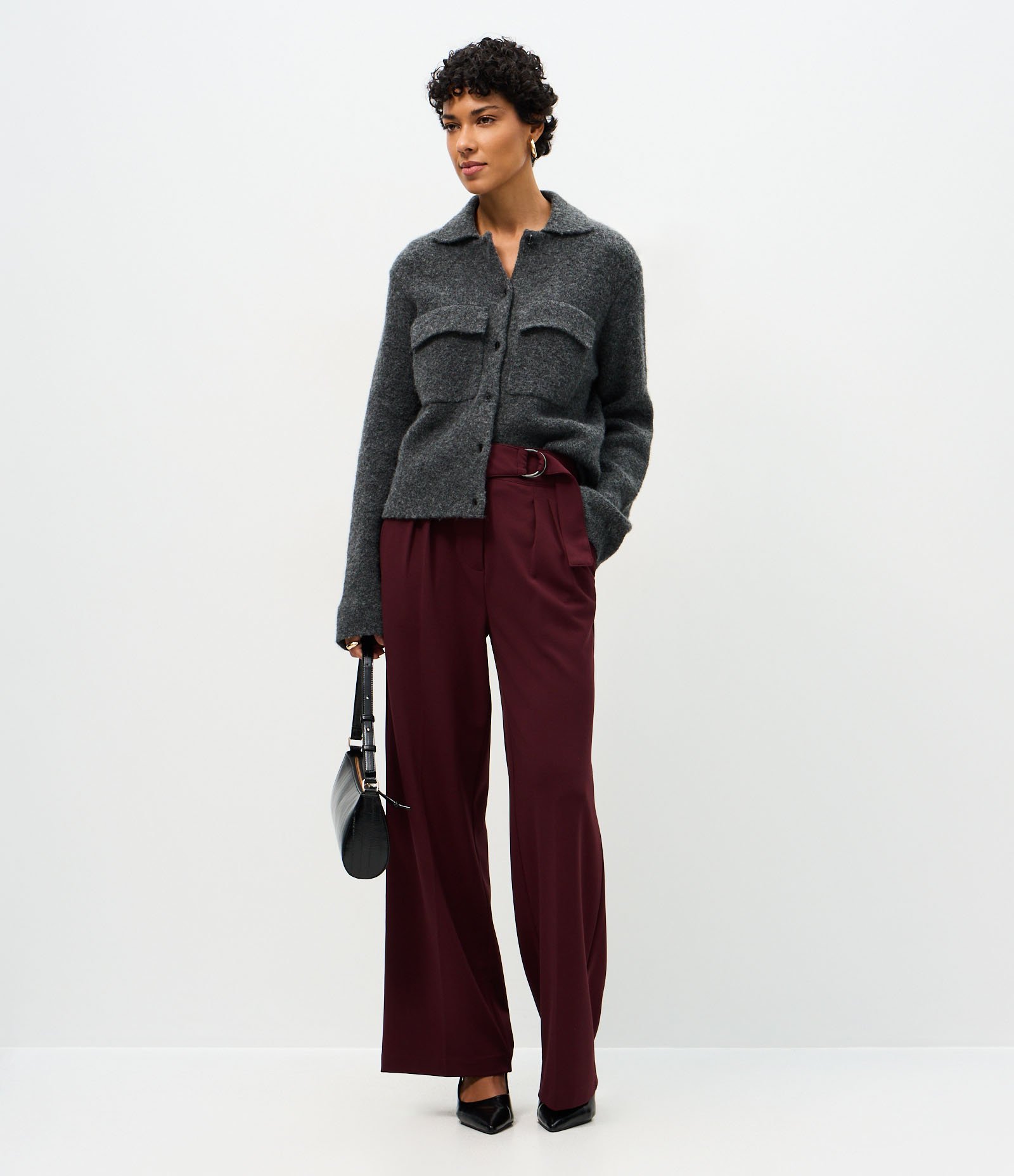 Calça Wide Leg em Crepe Cós com Fivela Vinho 1