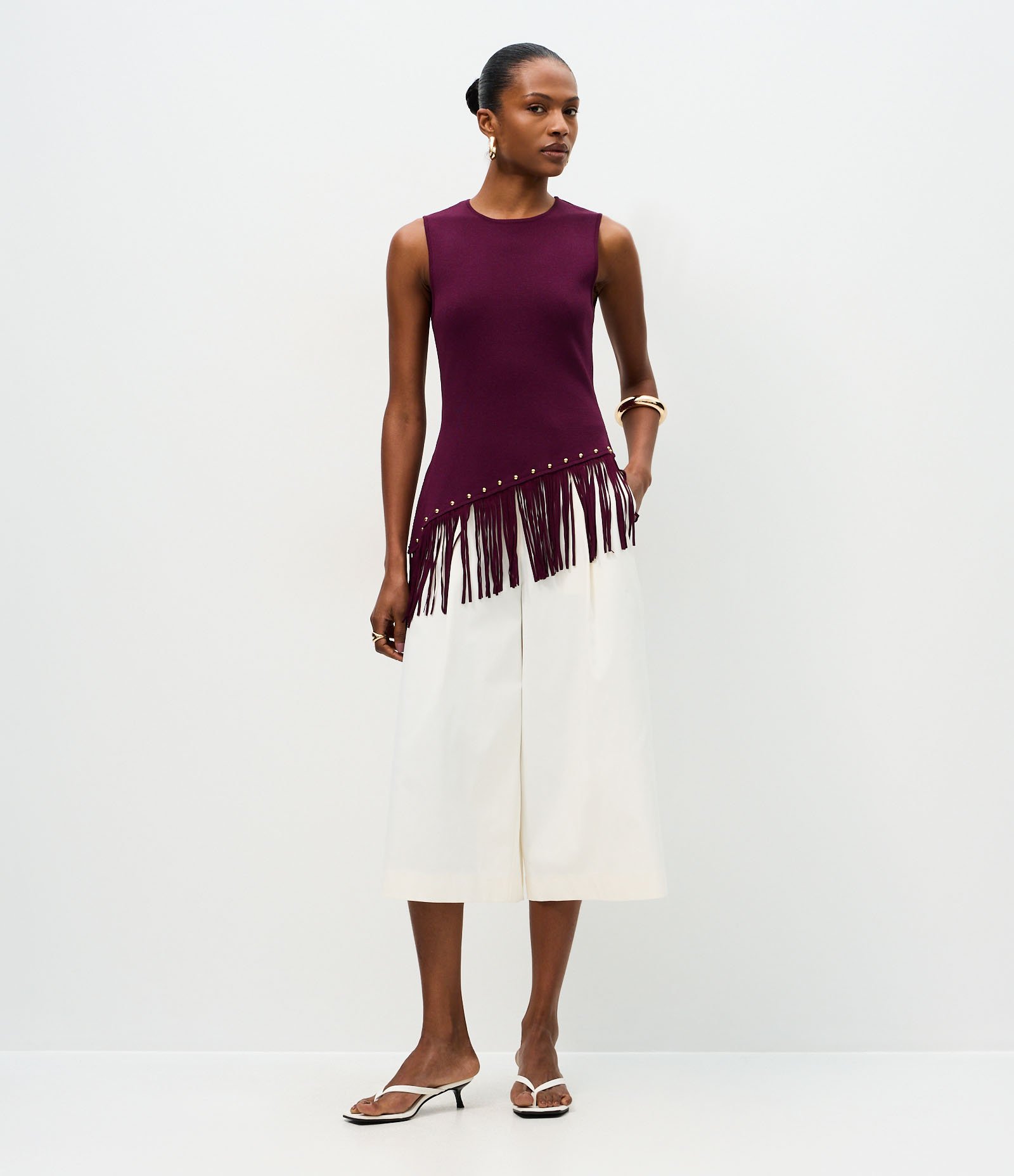 Blusa Assimétrica em Tricô com Franjas e Aplicação de Tachas Roxo 2
