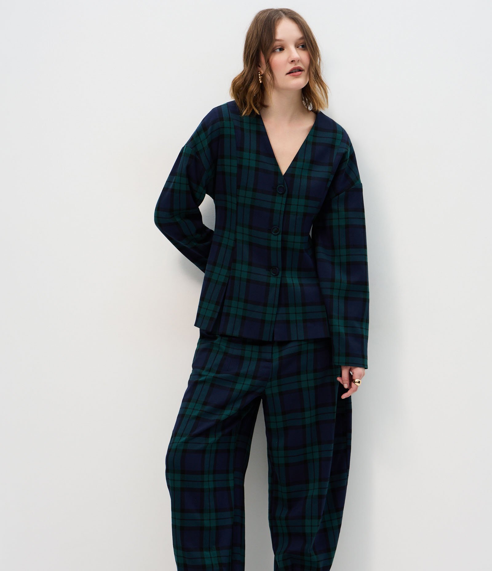 Calça Barrel Alfaiatada com Estampa Xadrez Verde/Azul 2