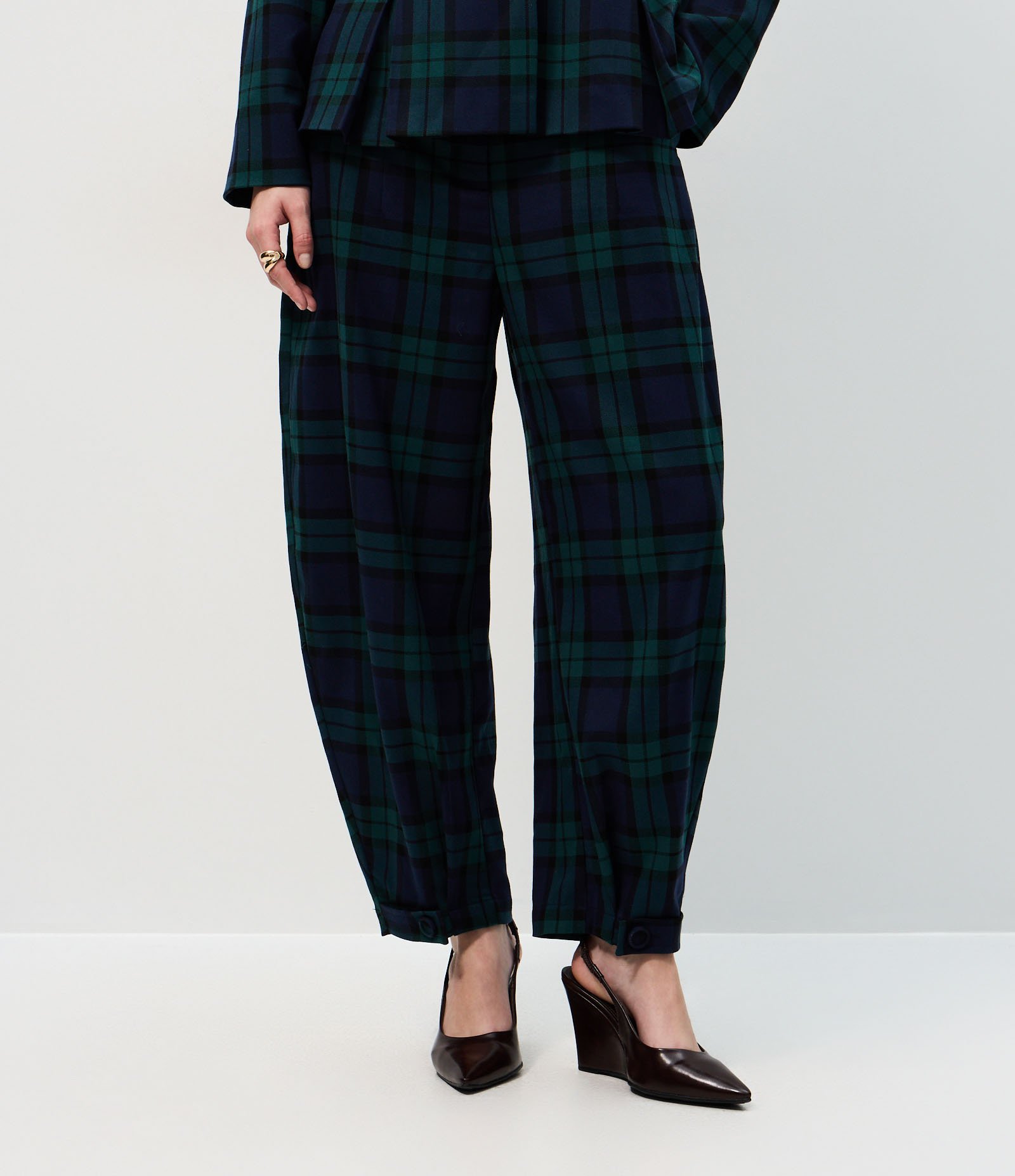 Calça Barrel Alfaiatada com Estampa Xadrez Verde/Azul 3
