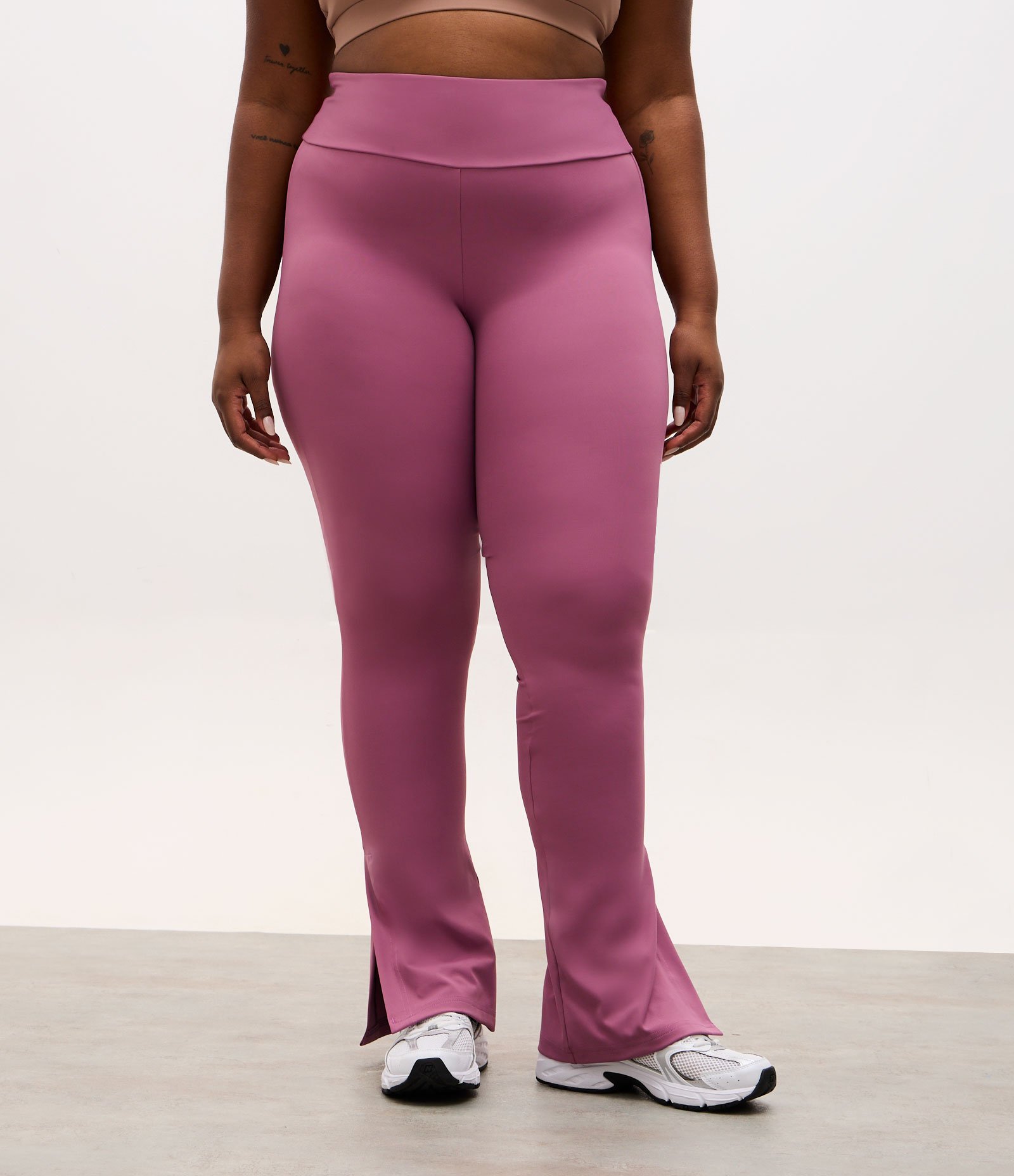 Calça Legging Flare Esportiva em Microfibra com Fenda Roxo 5
