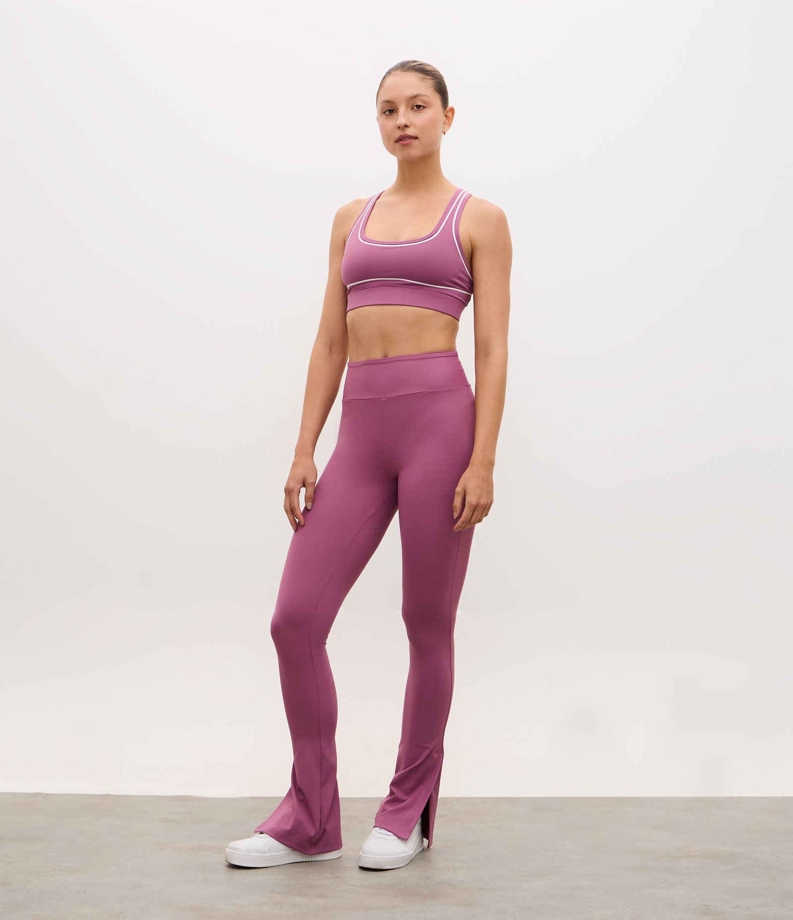 Calça Legging Flare Esportiva em Microfibra com Fenda Roxo 1
