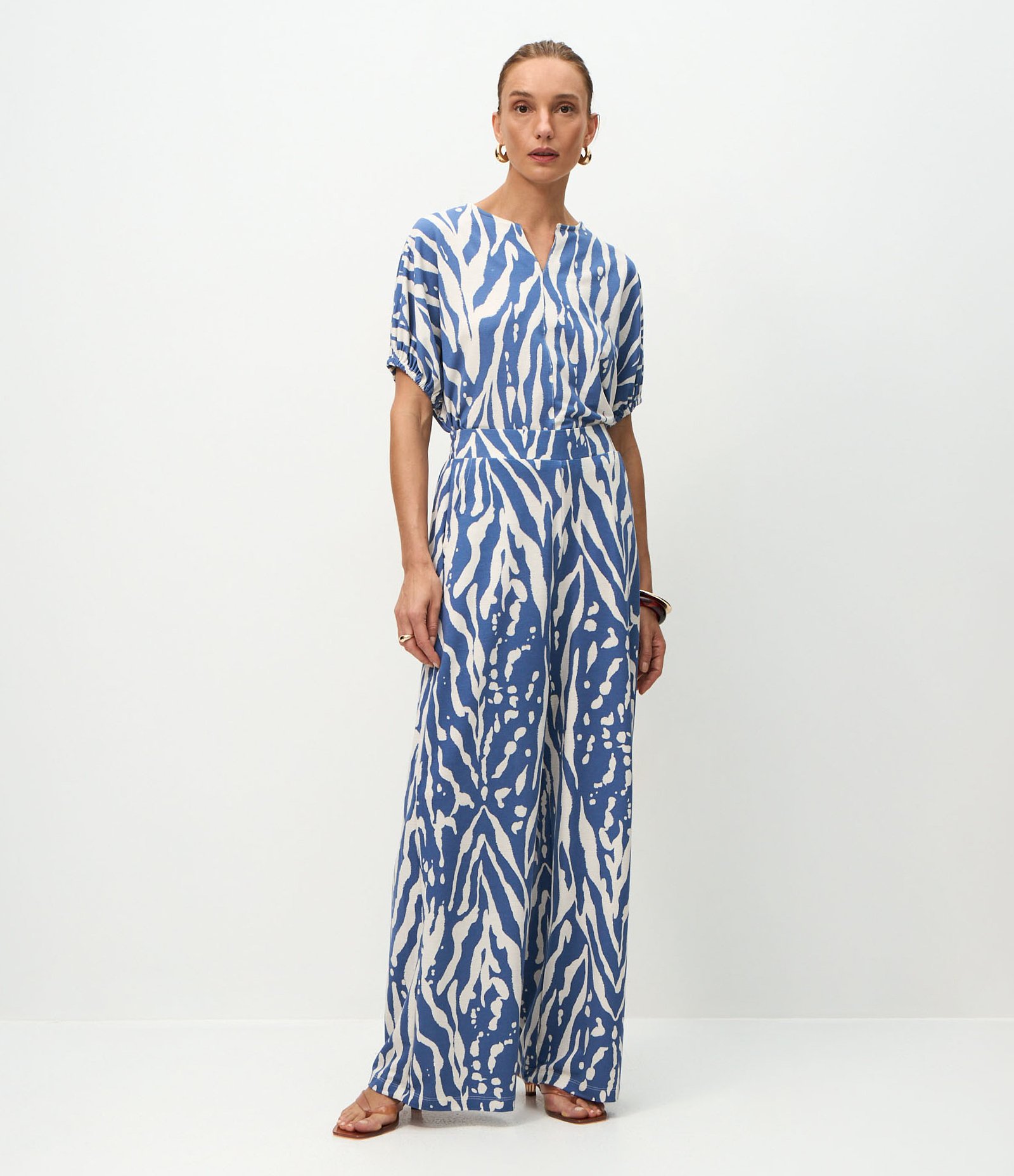 Blusa em Piquet com Elástico nas Mangas e Estampa Abstrata Azul 2