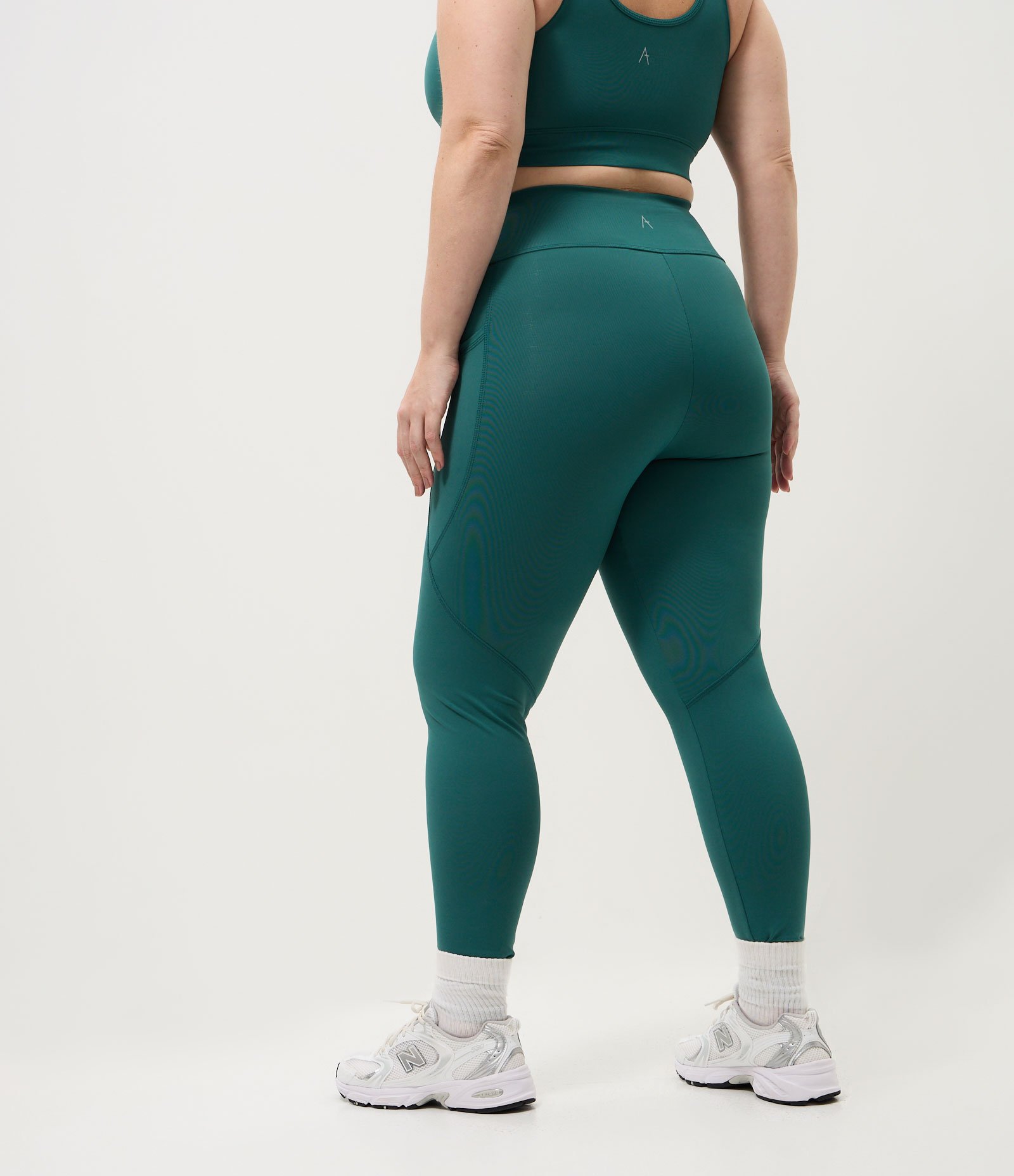 Calça Legging Dry com Bolsos Laterais Curve & Plus Size Verde 4