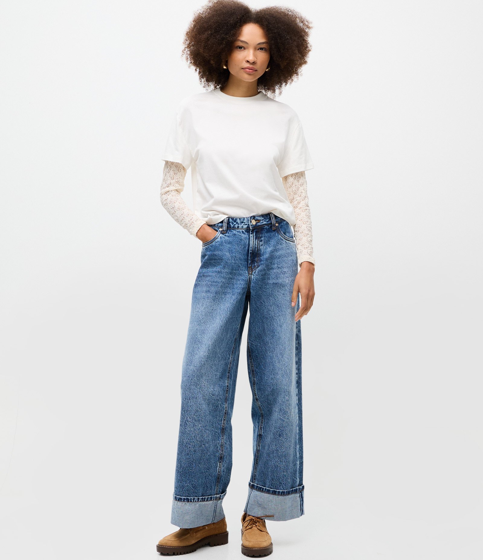 Camiseta com Manga Longa de Renda Sobreposta Off White 2