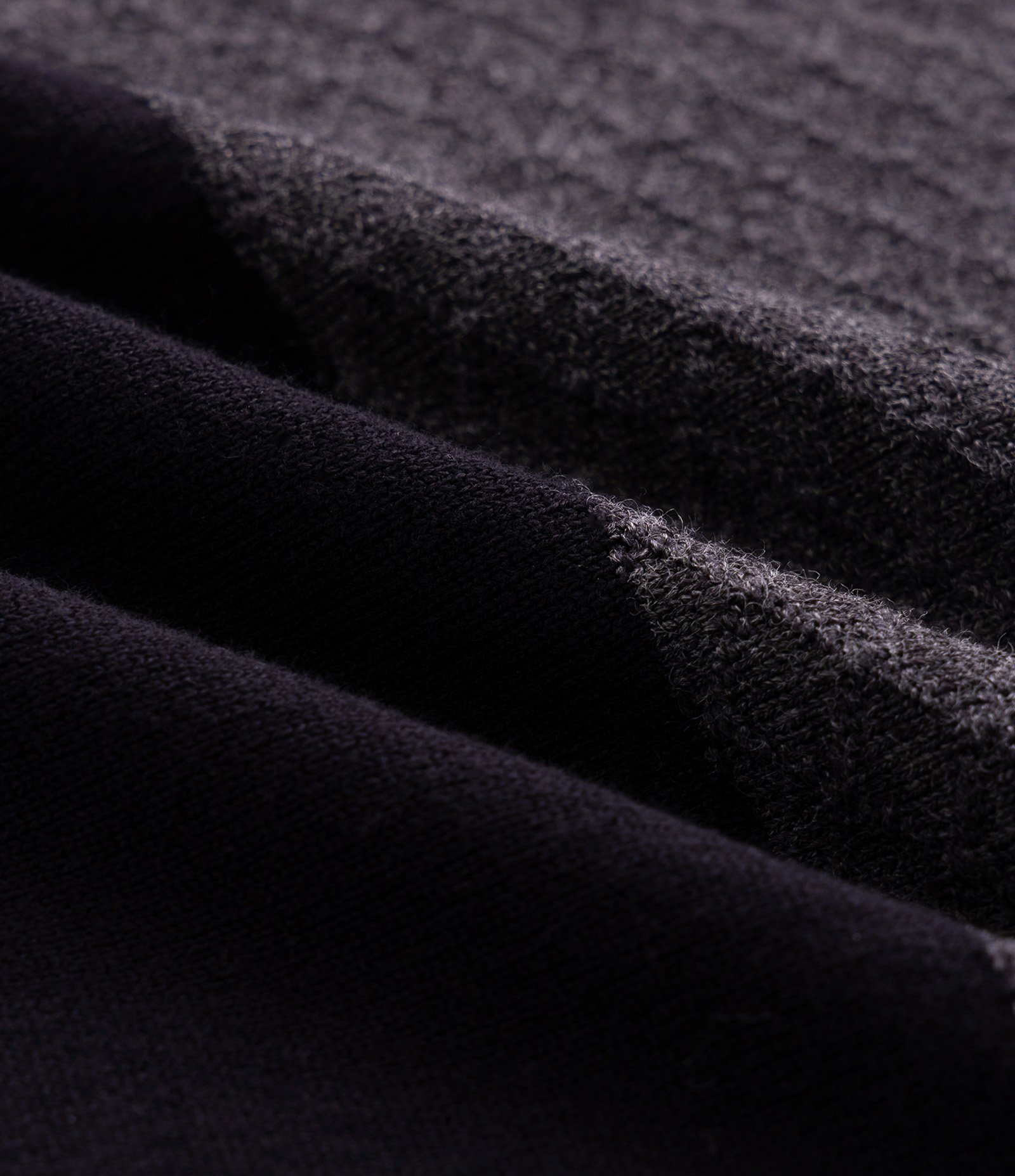 Suéter Regular Blocado com Mix de Texturas Preto/Cinza 7