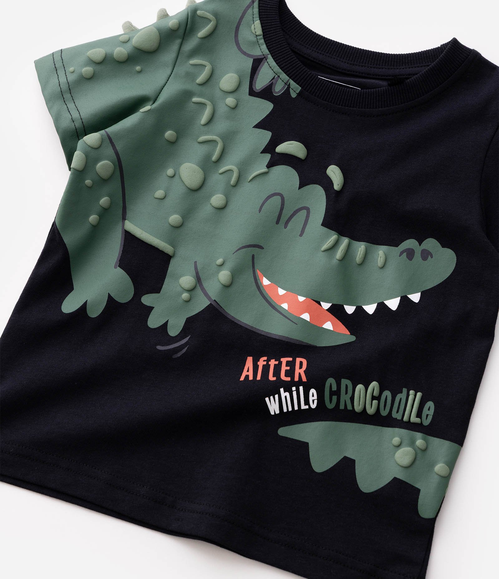 Camiseta Infantil com Estampa Interativa de Jacaré - Tam 1 a 6 Anos Preto 4