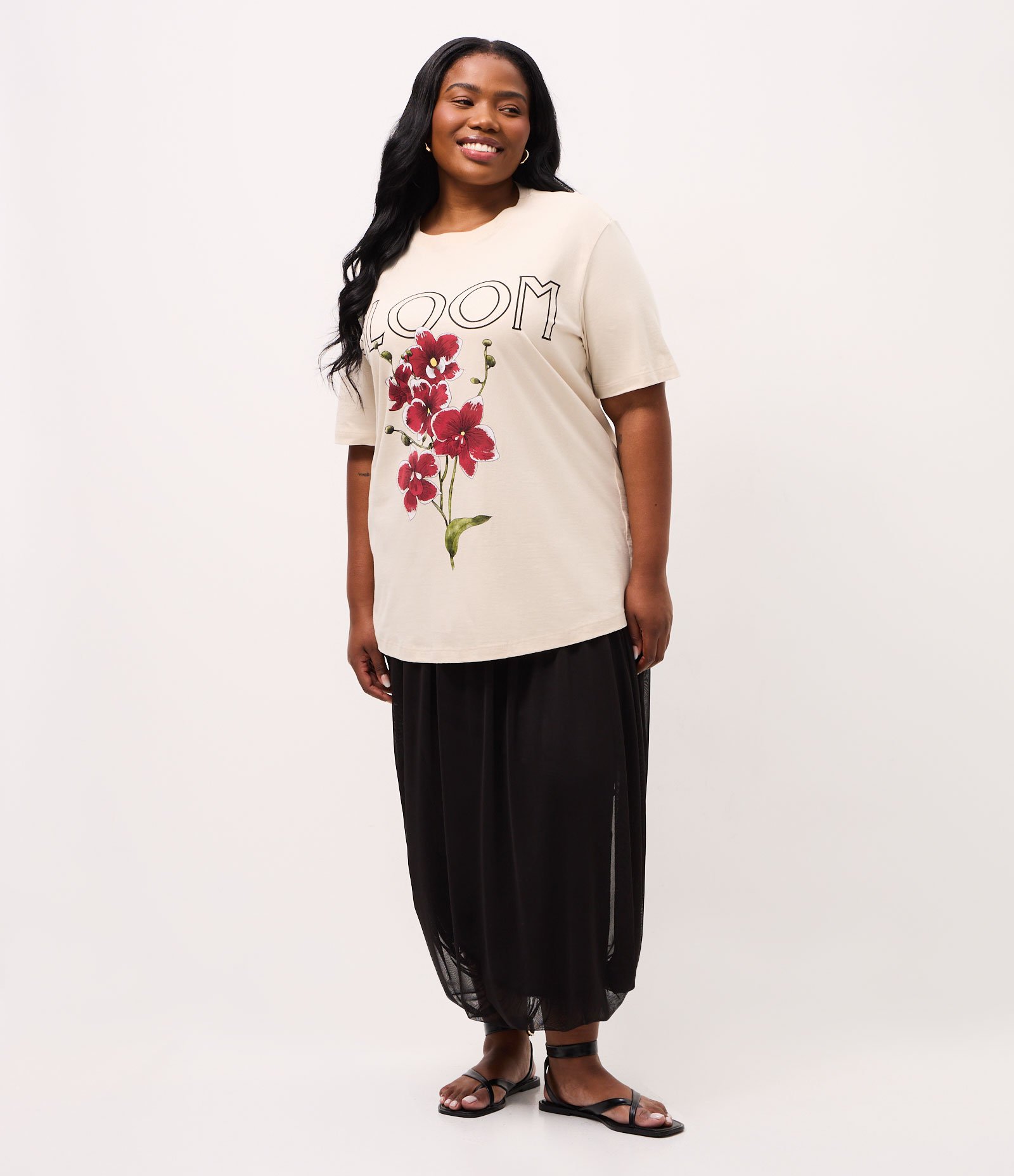 Camiseta Alongada em Meia Malha com Estampa Orquídea Curve & Plus Size Bege 2